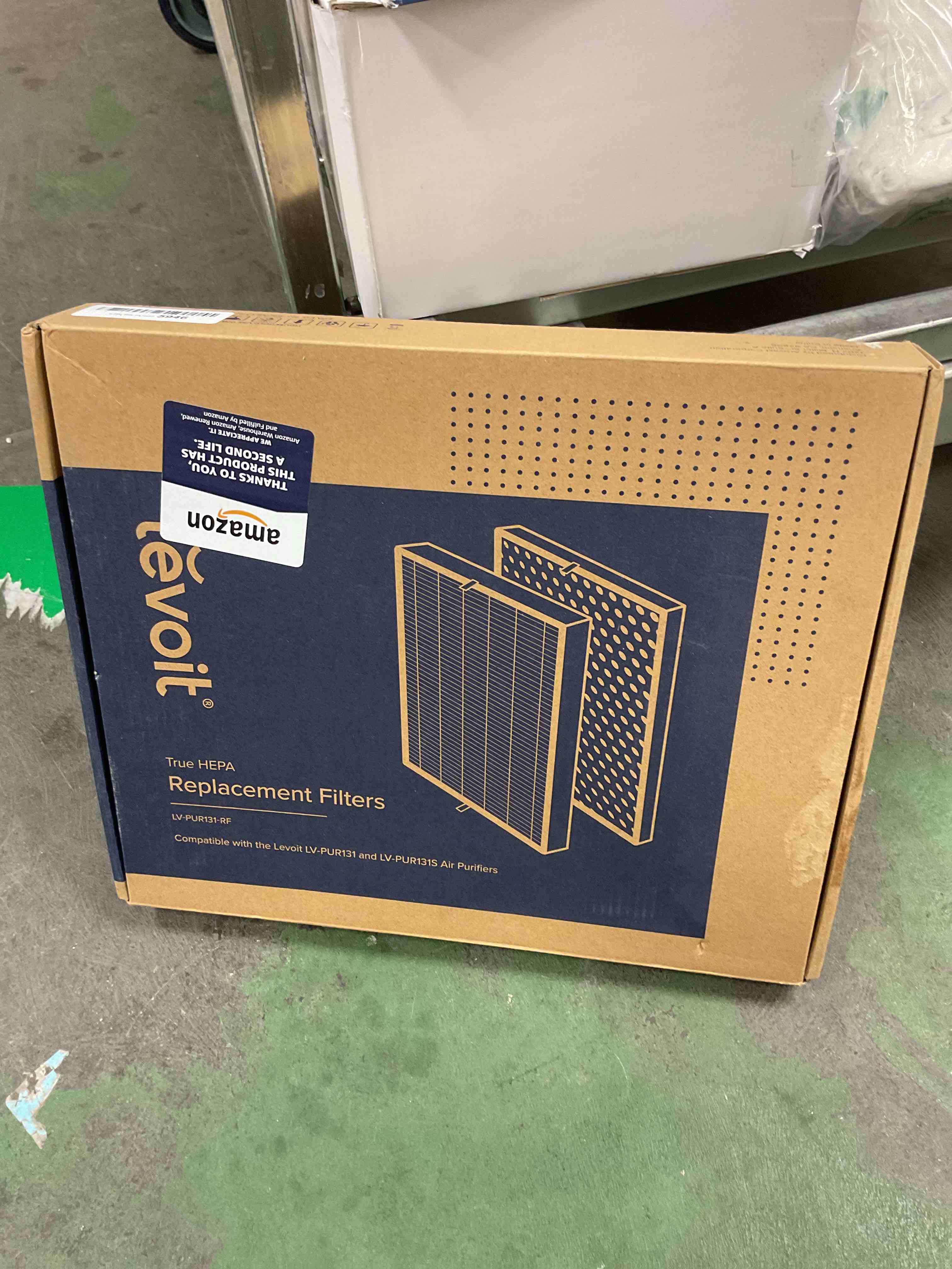 https://s3.amazonaws.com/lotting-images-prod/bidfta/RED6823260_1733862776099.jpeg