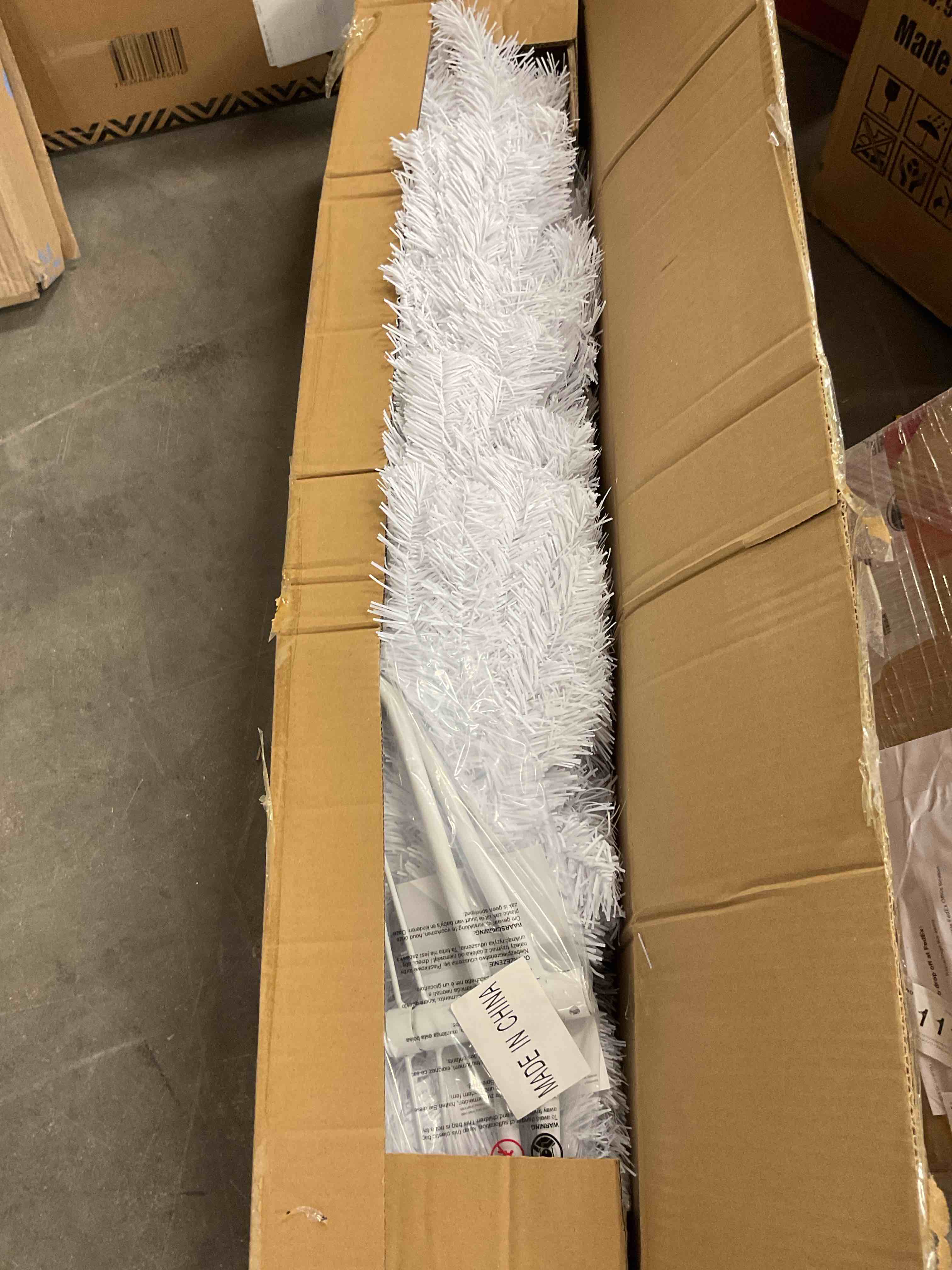 https://s3.amazonaws.com/lotting-images-prod/bidfta/RED6823410_1734196998139.jpeg