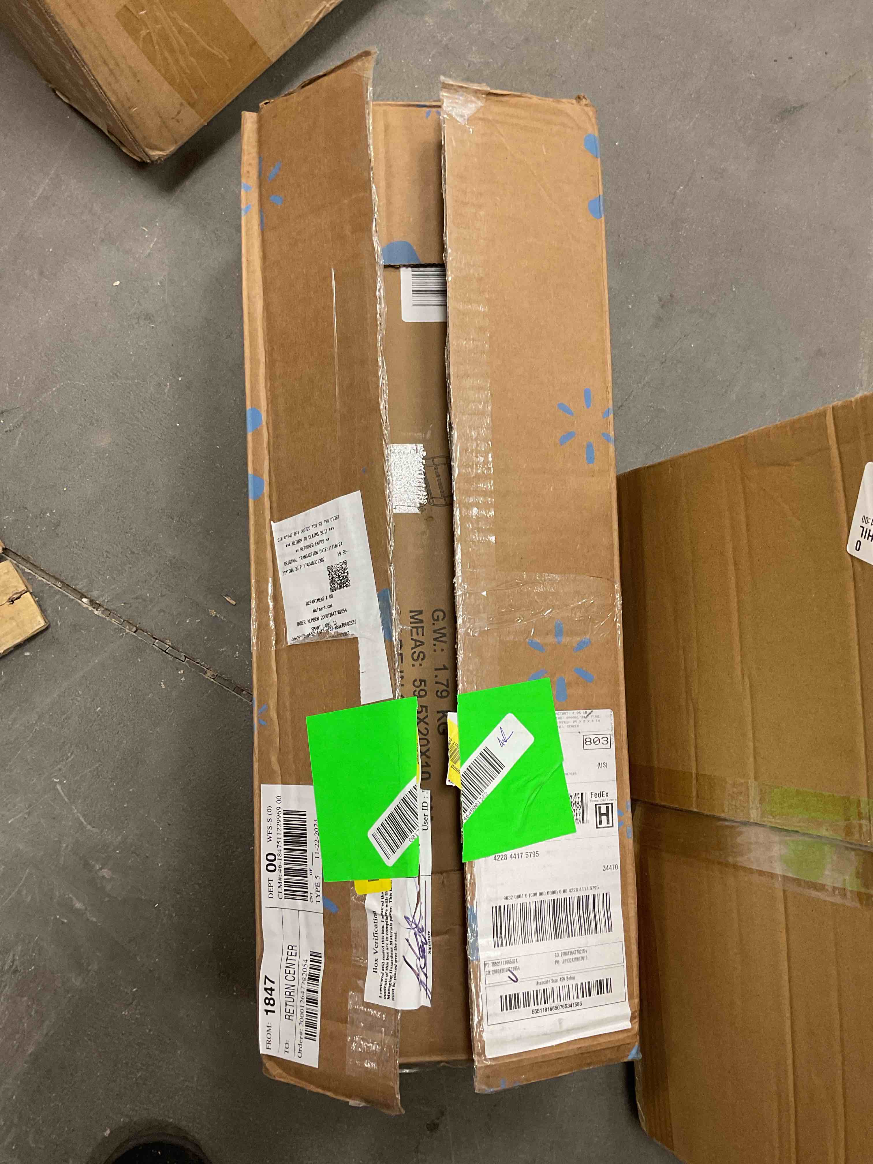 https://s3.amazonaws.com/lotting-images-prod/bidfta/RED6823412_1734197399266.jpeg