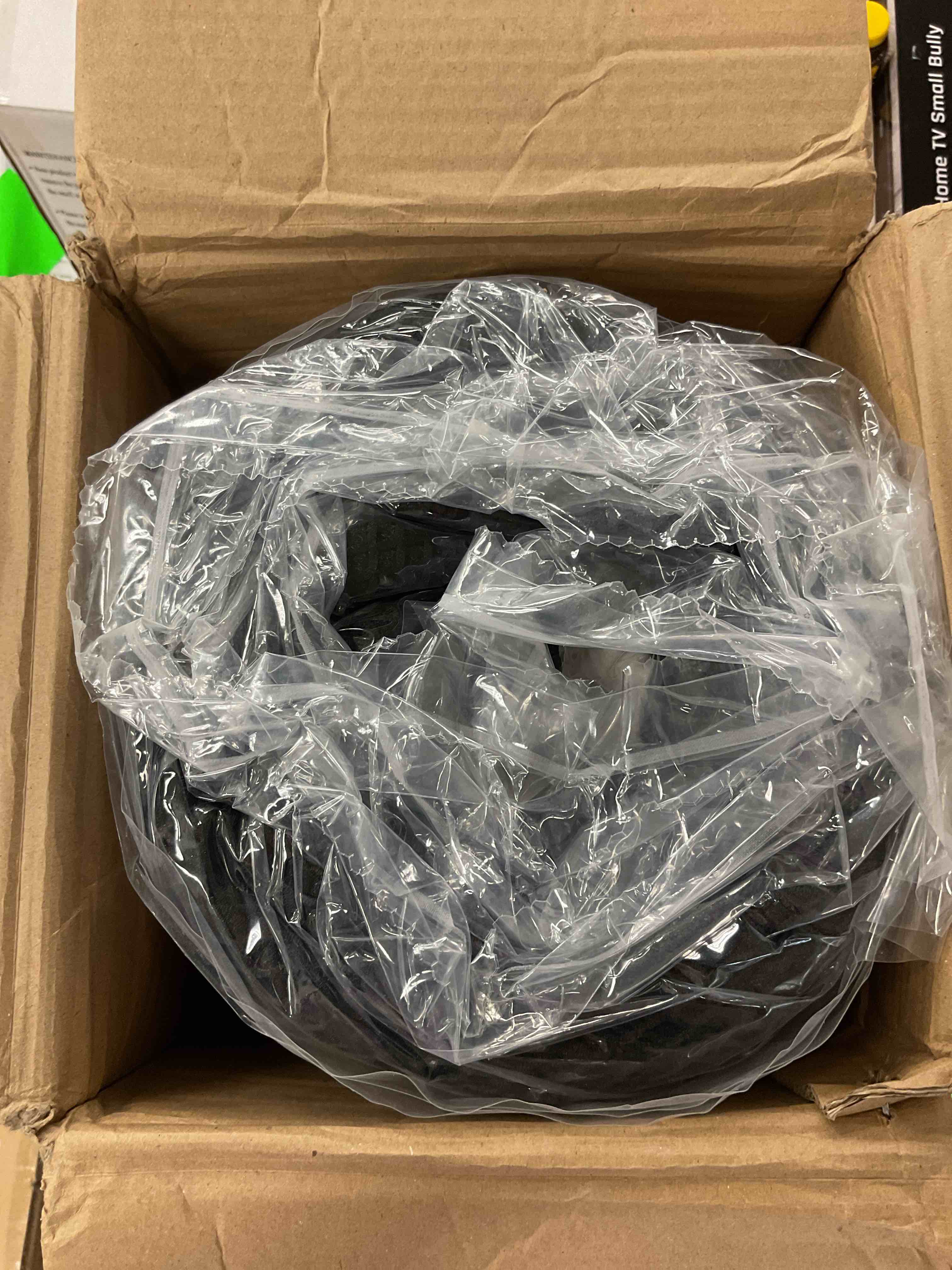 https://s3.amazonaws.com/lotting-images-prod/bidfta/RED6823427_1734199549384.jpeg