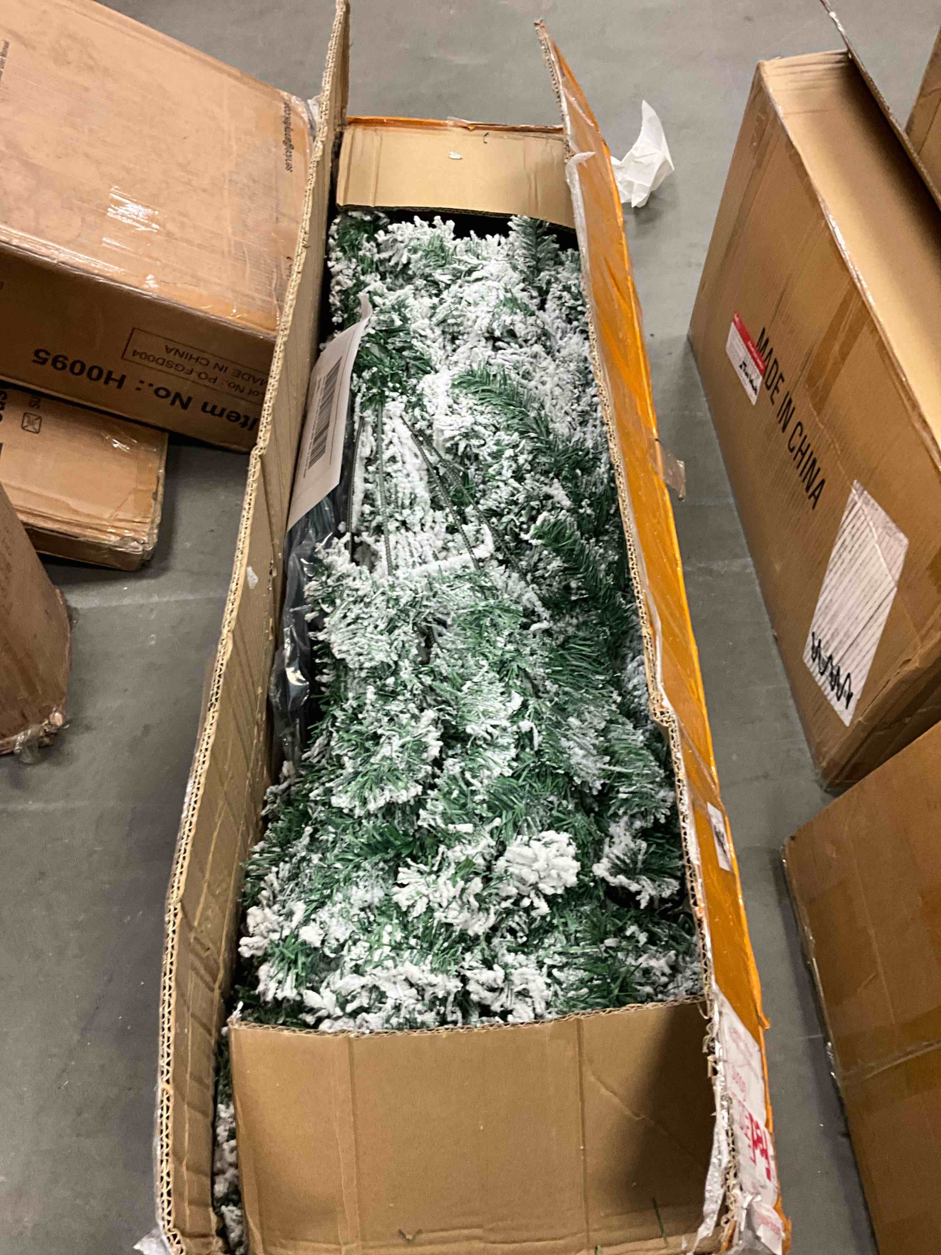 https://s3.amazonaws.com/lotting-images-prod/bidfta/RED6823523_1734692141504.jpeg