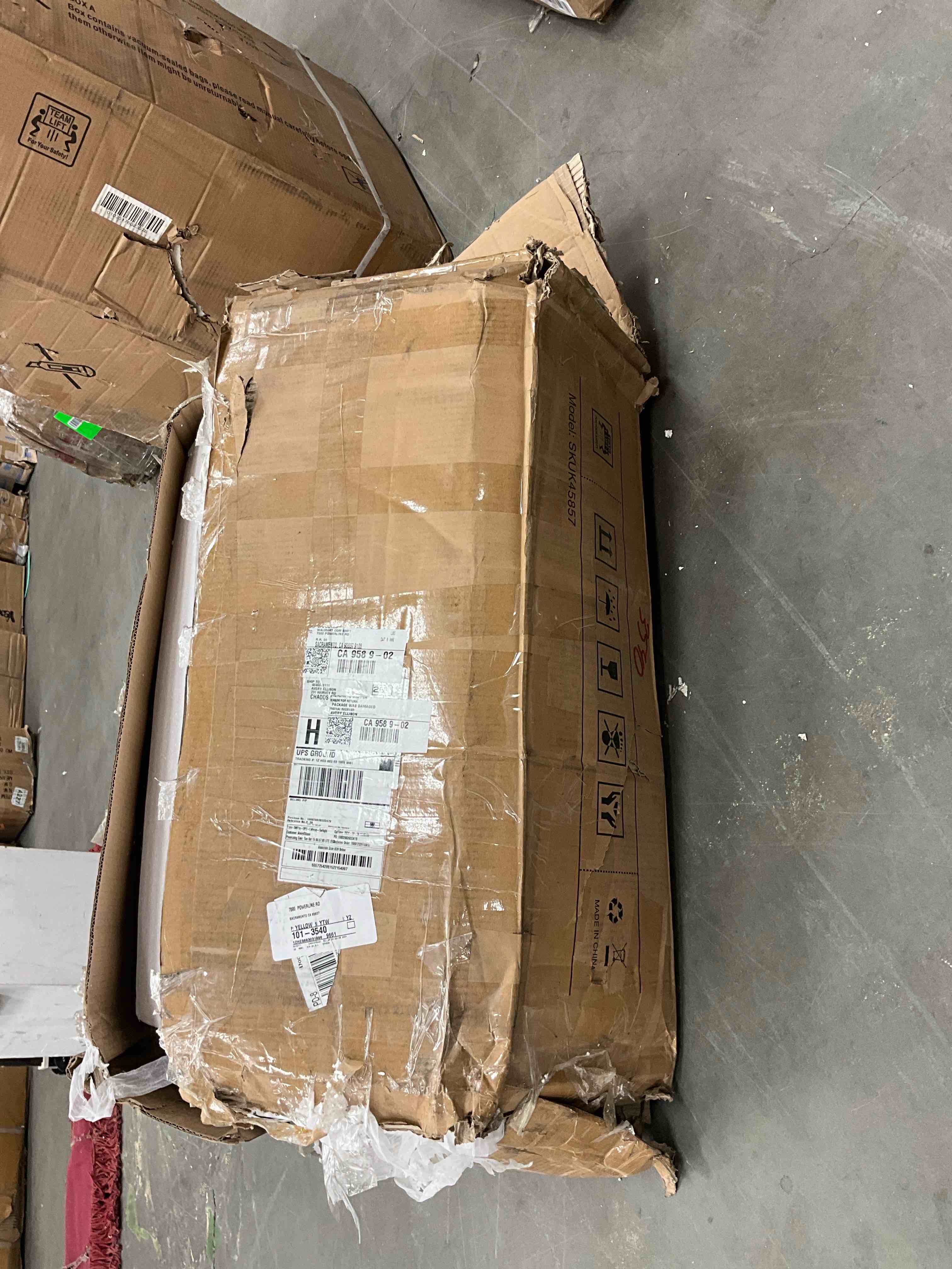 https://s3.amazonaws.com/lotting-images-prod/bidfta/RED6823716_1734799351323.jpeg