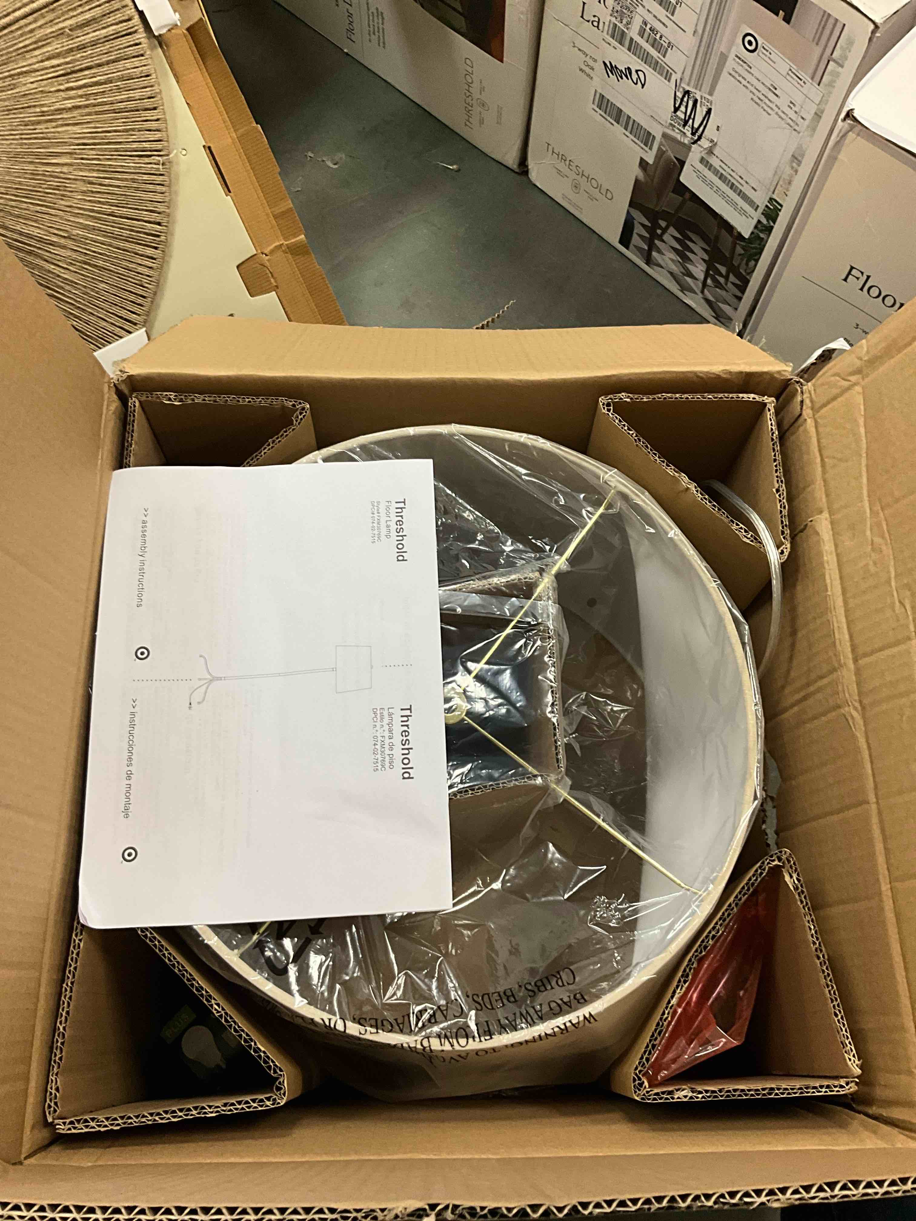 https://s3.amazonaws.com/lotting-images-prod/bidfta/RED6823832_1734987404010.jpeg