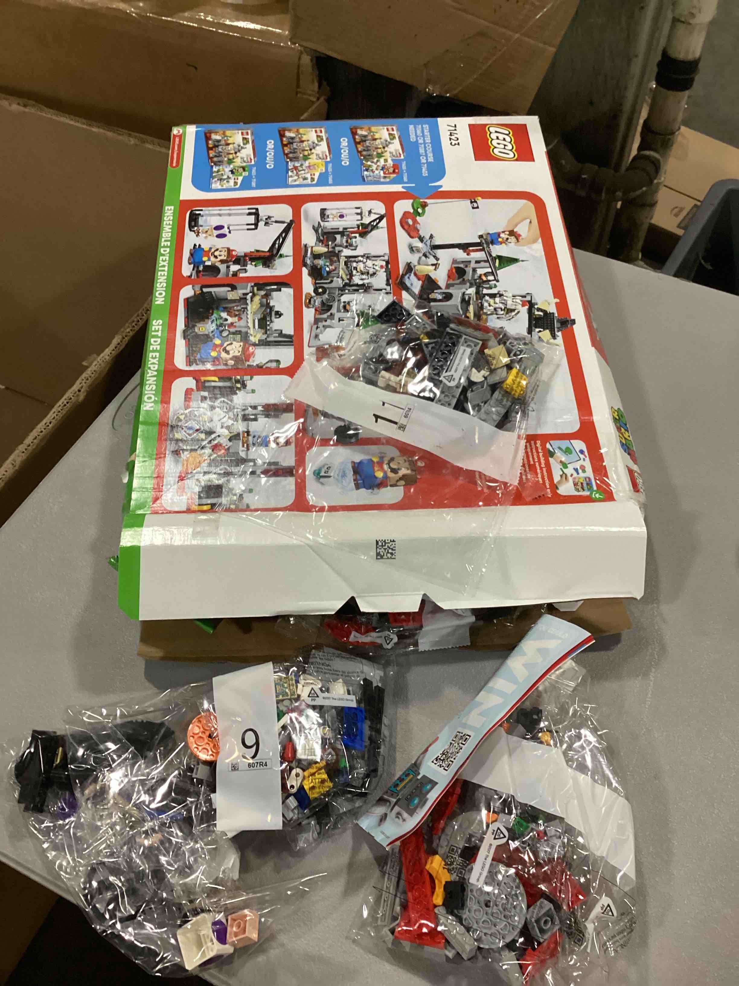 https://s3.amazonaws.com/lotting-images-prod/bidfta/RED6824028_1729709876860.jpeg