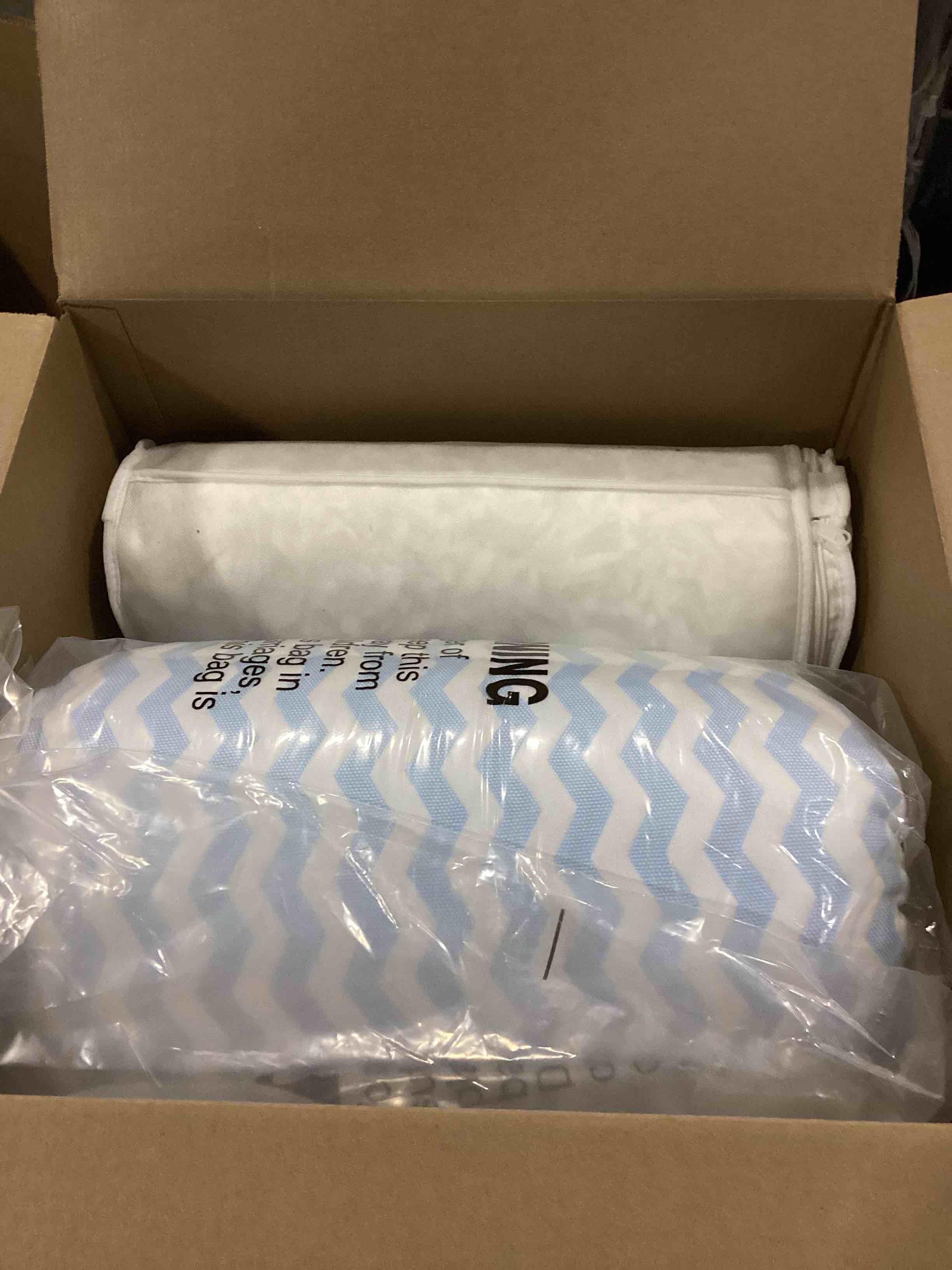https://s3.amazonaws.com/lotting-images-prod/bidfta/RED6824250_1729868970497.jpeg