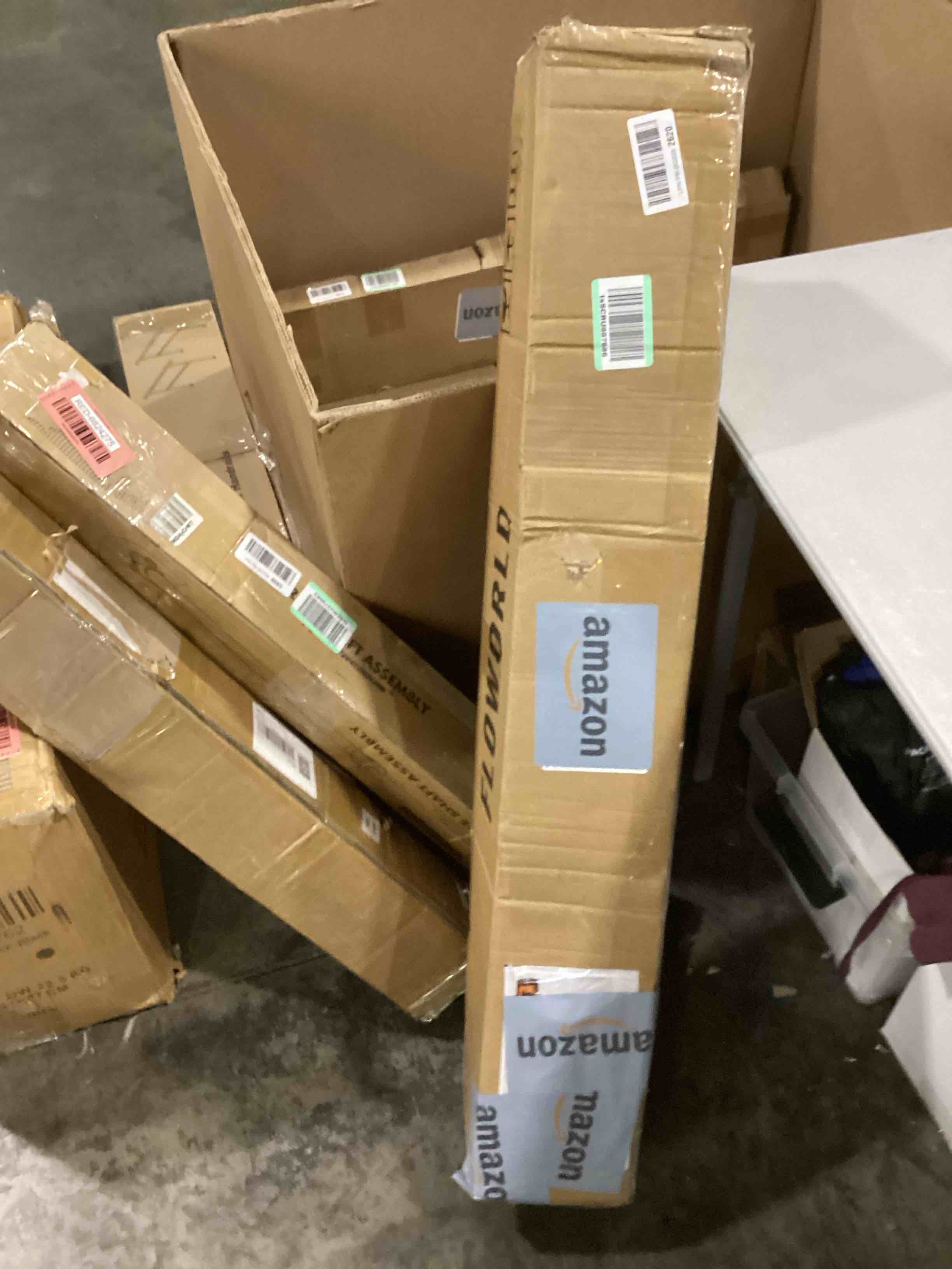 https://s3.amazonaws.com/lotting-images-prod/bidfta/RED6824278_1729875999877.jpeg