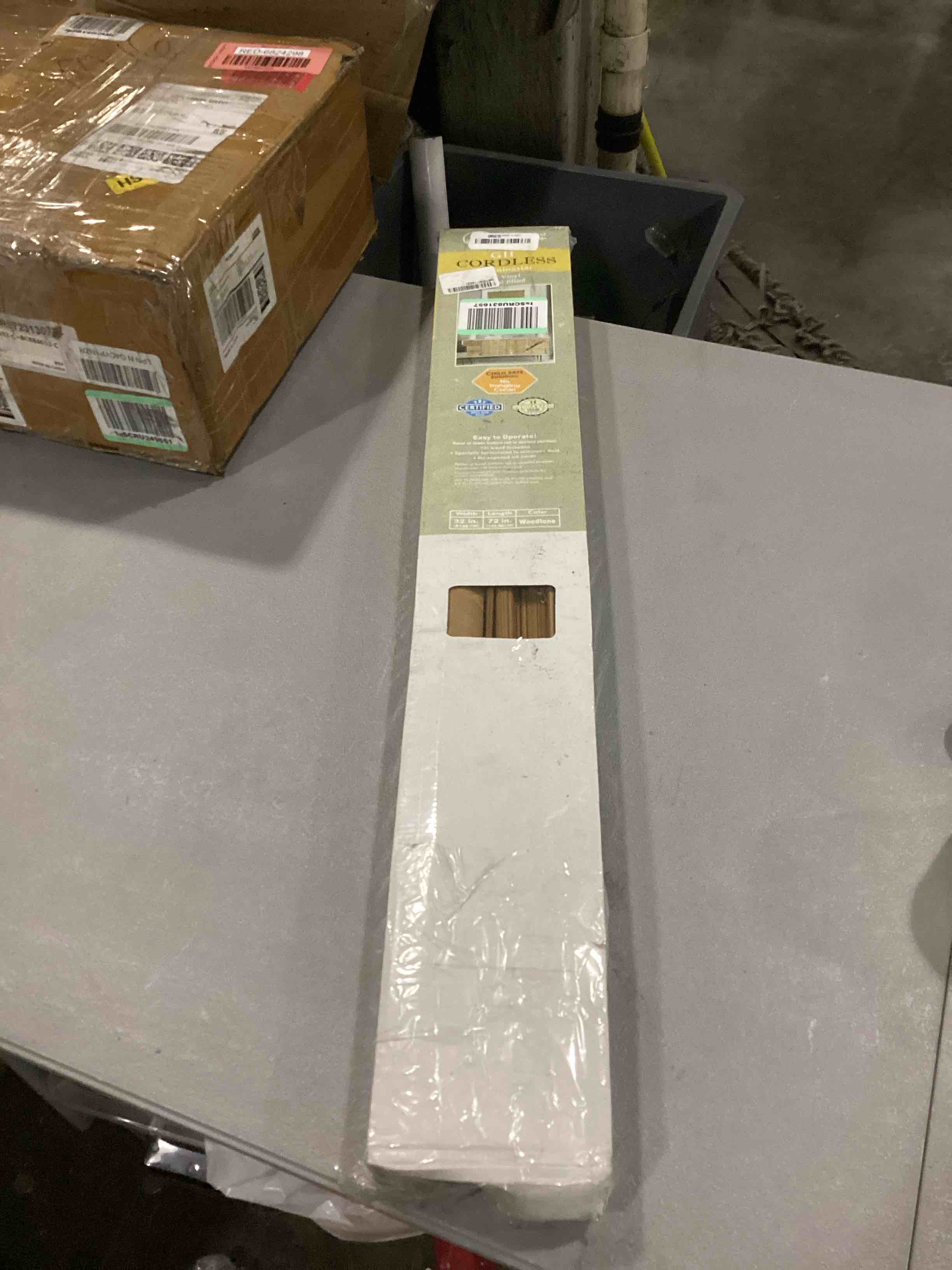 https://s3.amazonaws.com/lotting-images-prod/bidfta/RED6824309_1729883940795.jpeg
