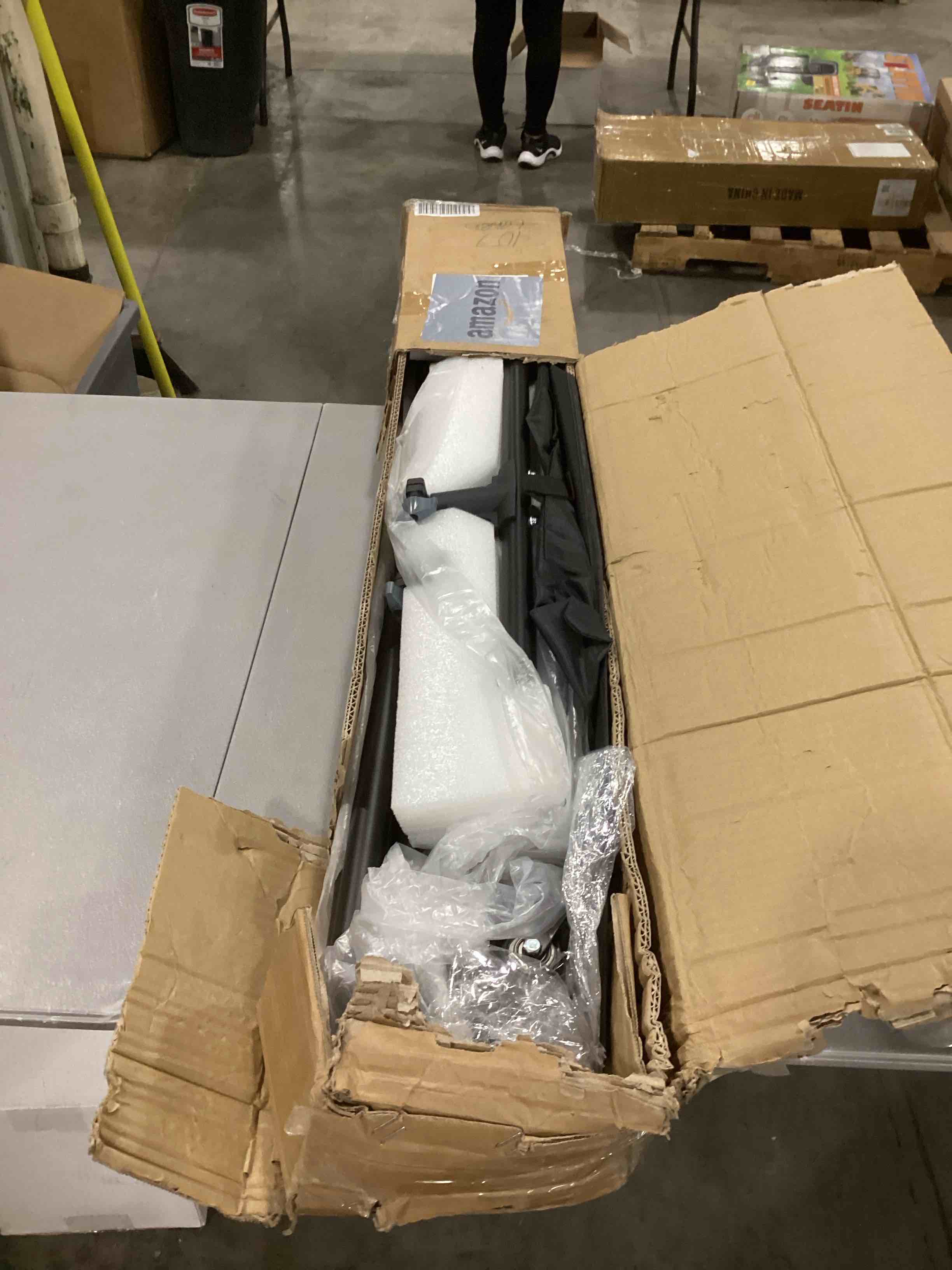 https://s3.amazonaws.com/lotting-images-prod/bidfta/RED6824312_1730113478770.jpeg