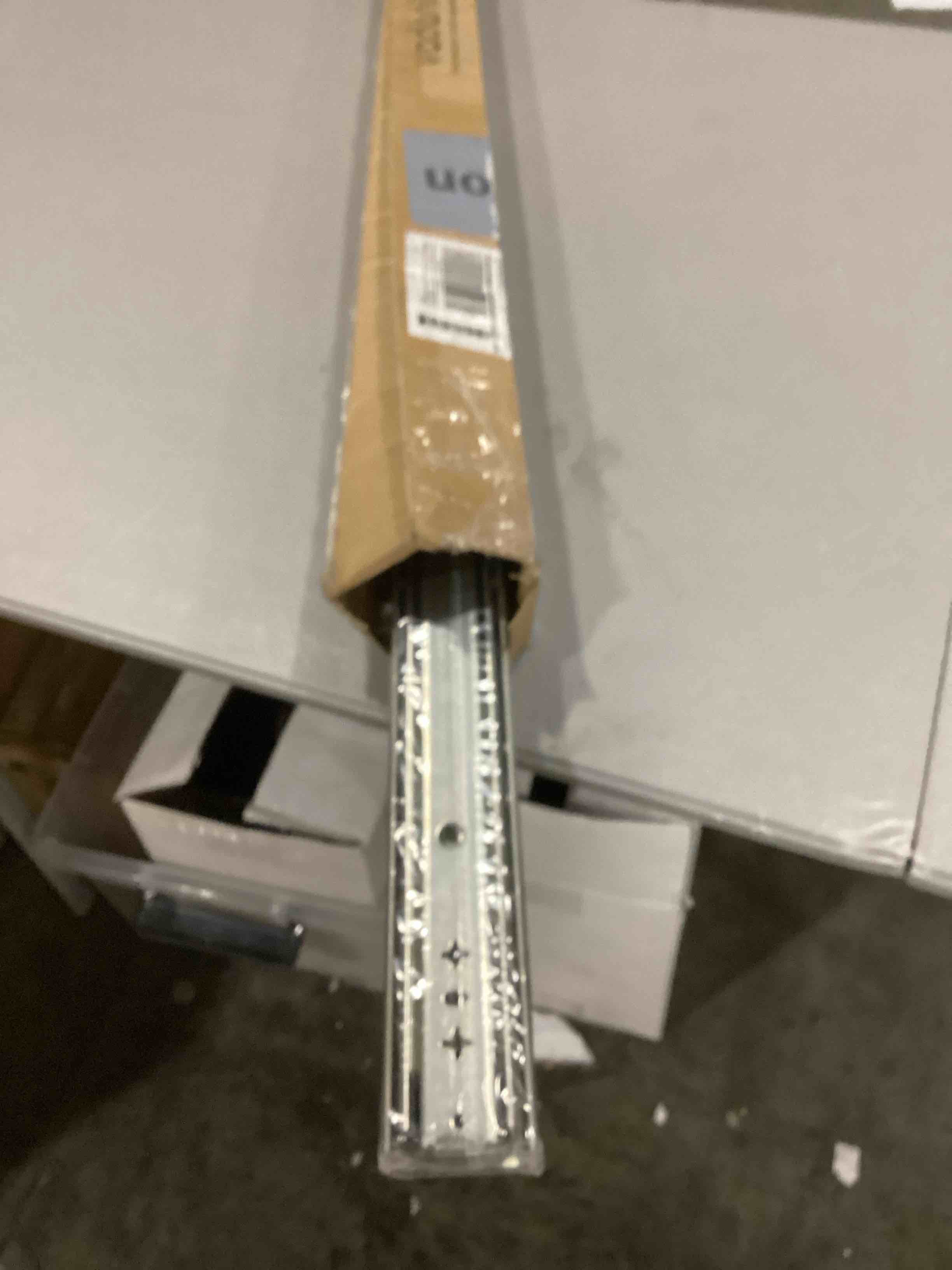 https://s3.amazonaws.com/lotting-images-prod/bidfta/RED6824330_1730116850016.jpeg