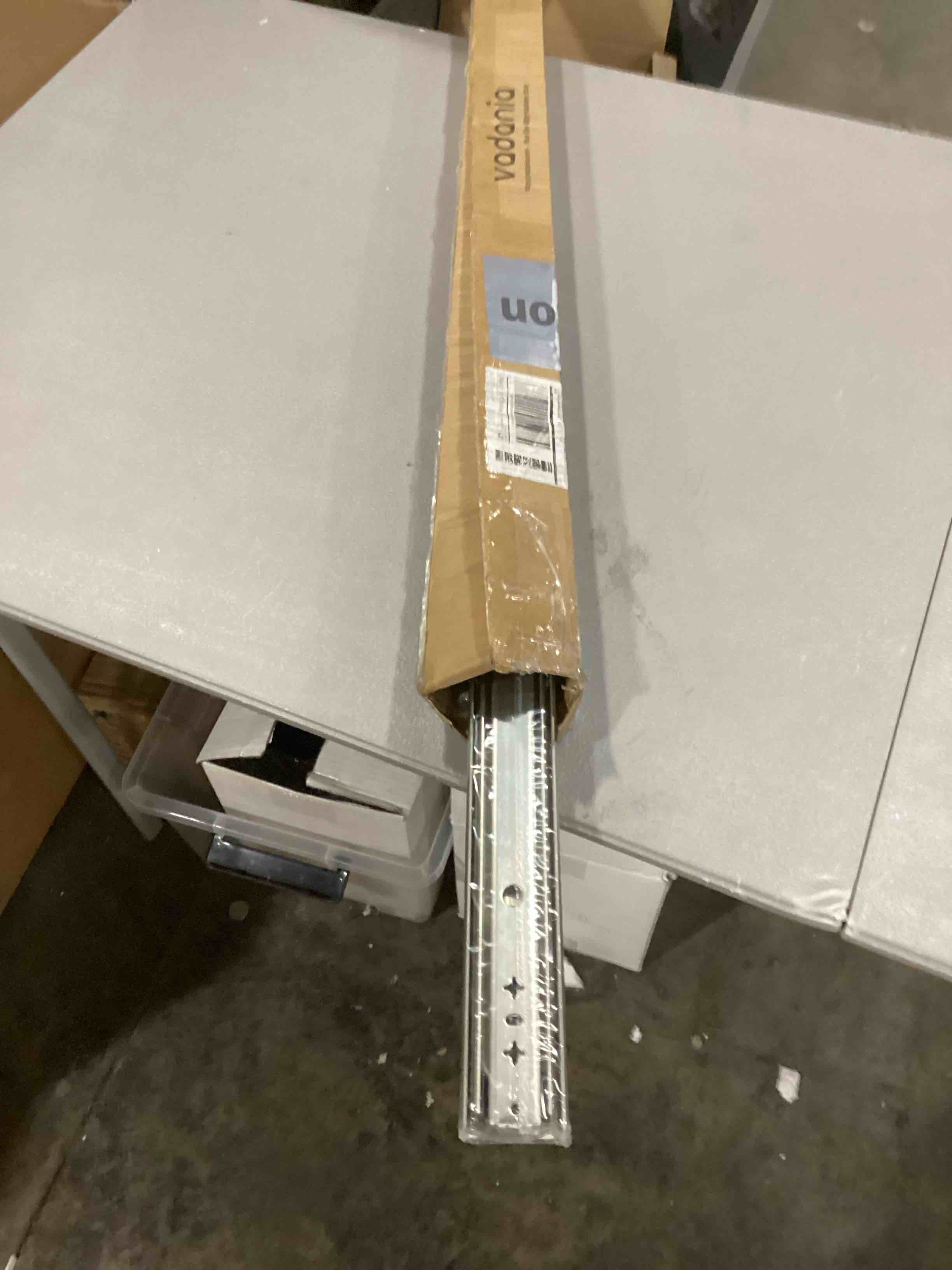 https://s3.amazonaws.com/lotting-images-prod/bidfta/RED6824330_1730116852845.jpeg