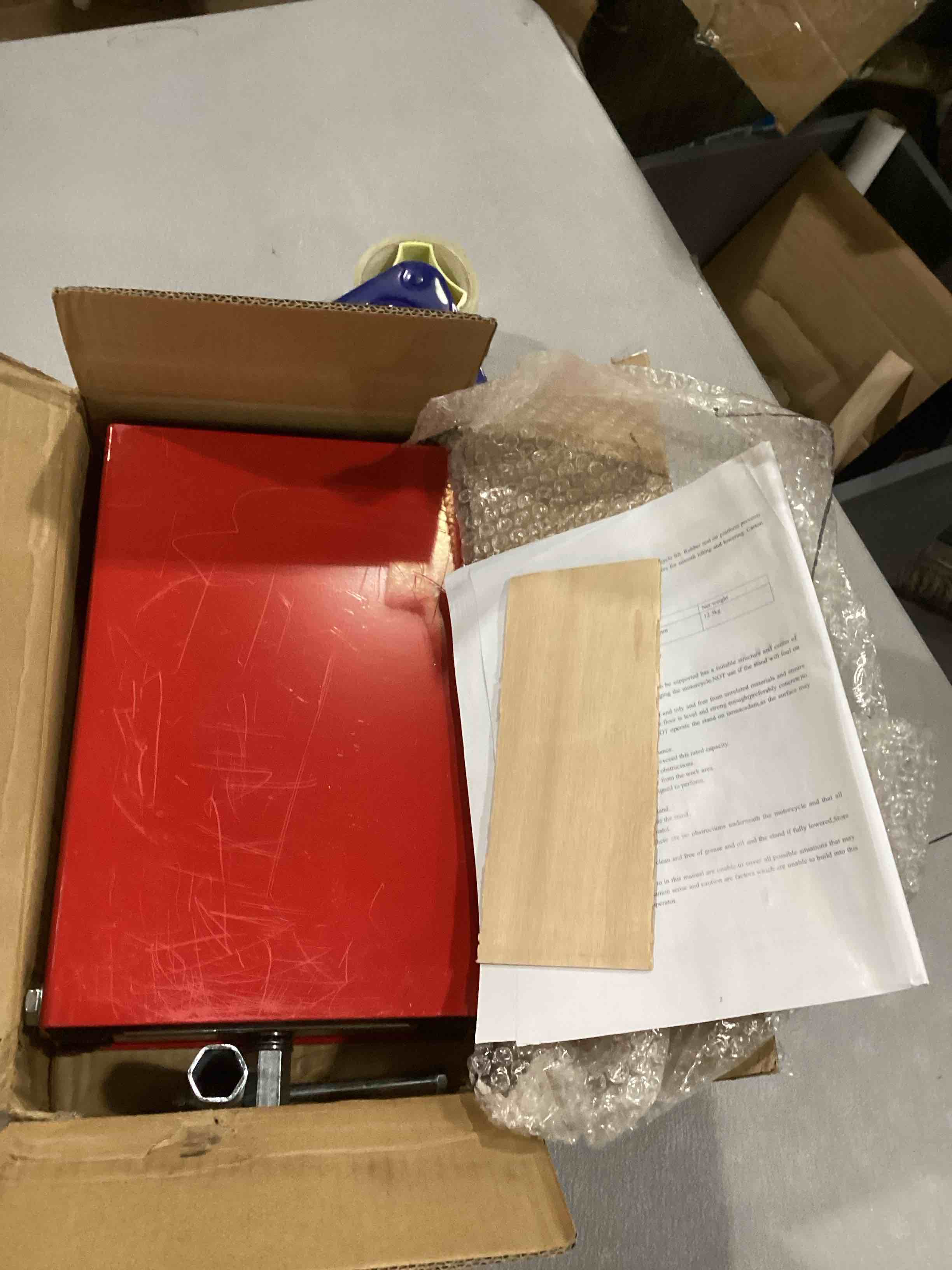 https://s3.amazonaws.com/lotting-images-prod/bidfta/RED6824350_1730120448260.jpeg