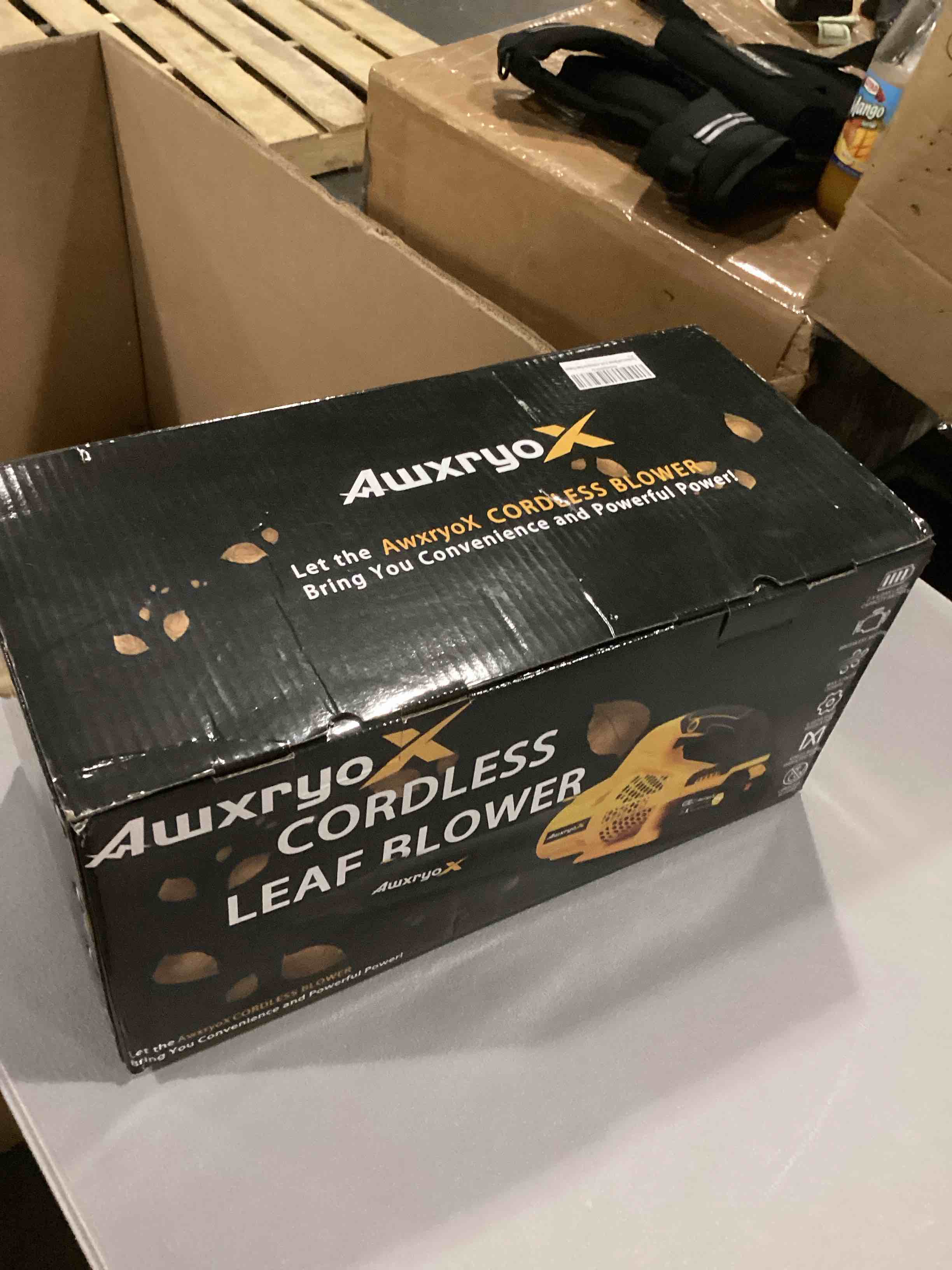https://s3.amazonaws.com/lotting-images-prod/bidfta/RED6824431_1730136607131.jpeg