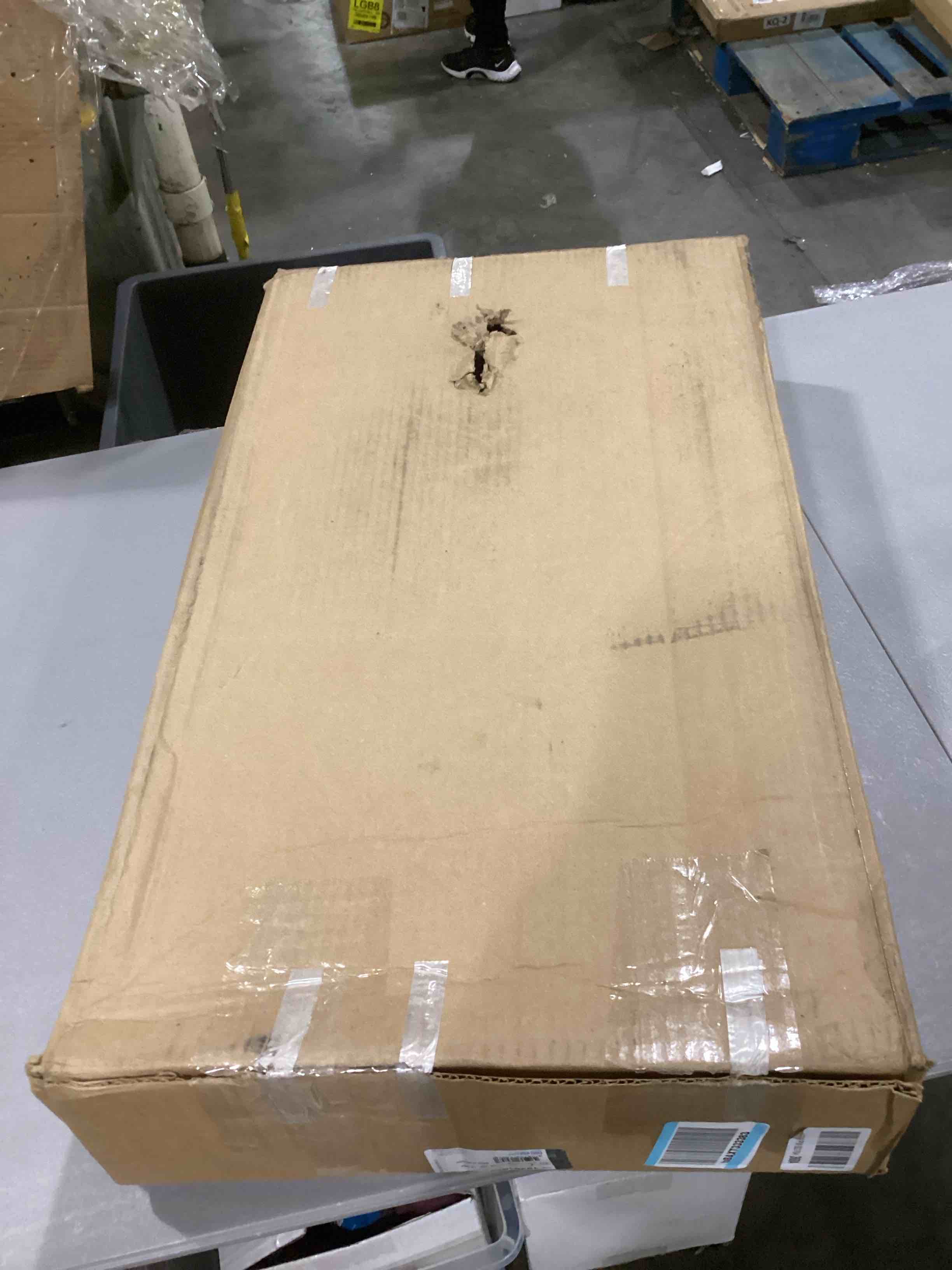 https://s3.amazonaws.com/lotting-images-prod/bidfta/RED6824462_1730143304385.jpeg