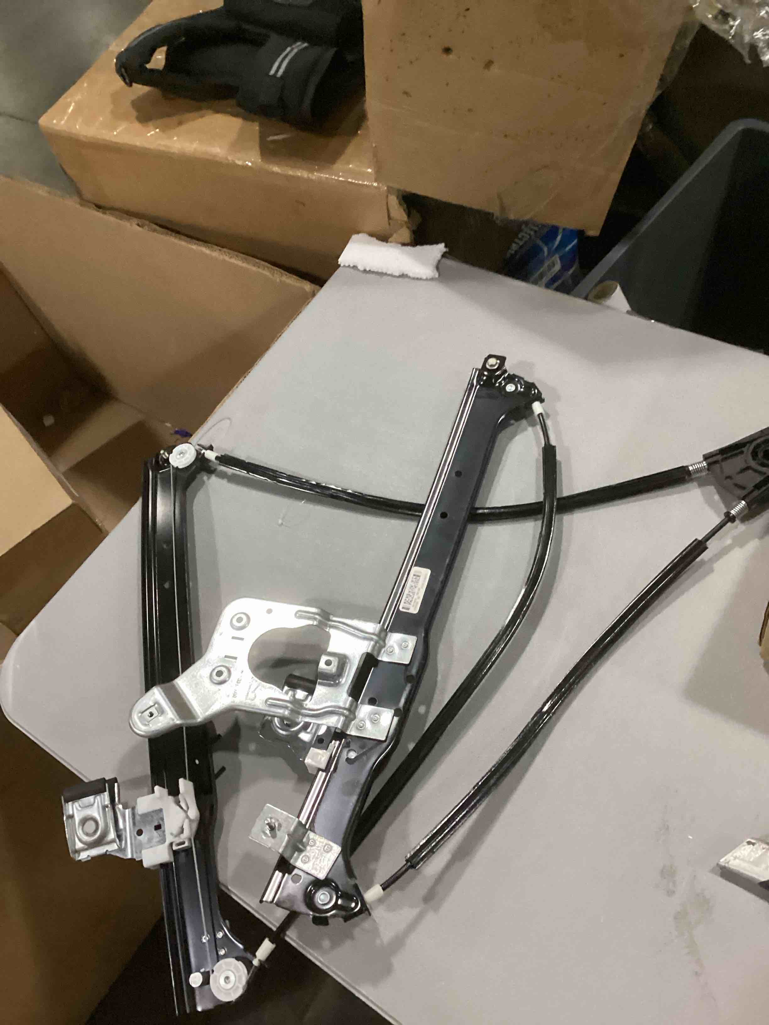 https://s3.amazonaws.com/lotting-images-prod/bidfta/RED6824462_1730143627831.jpeg