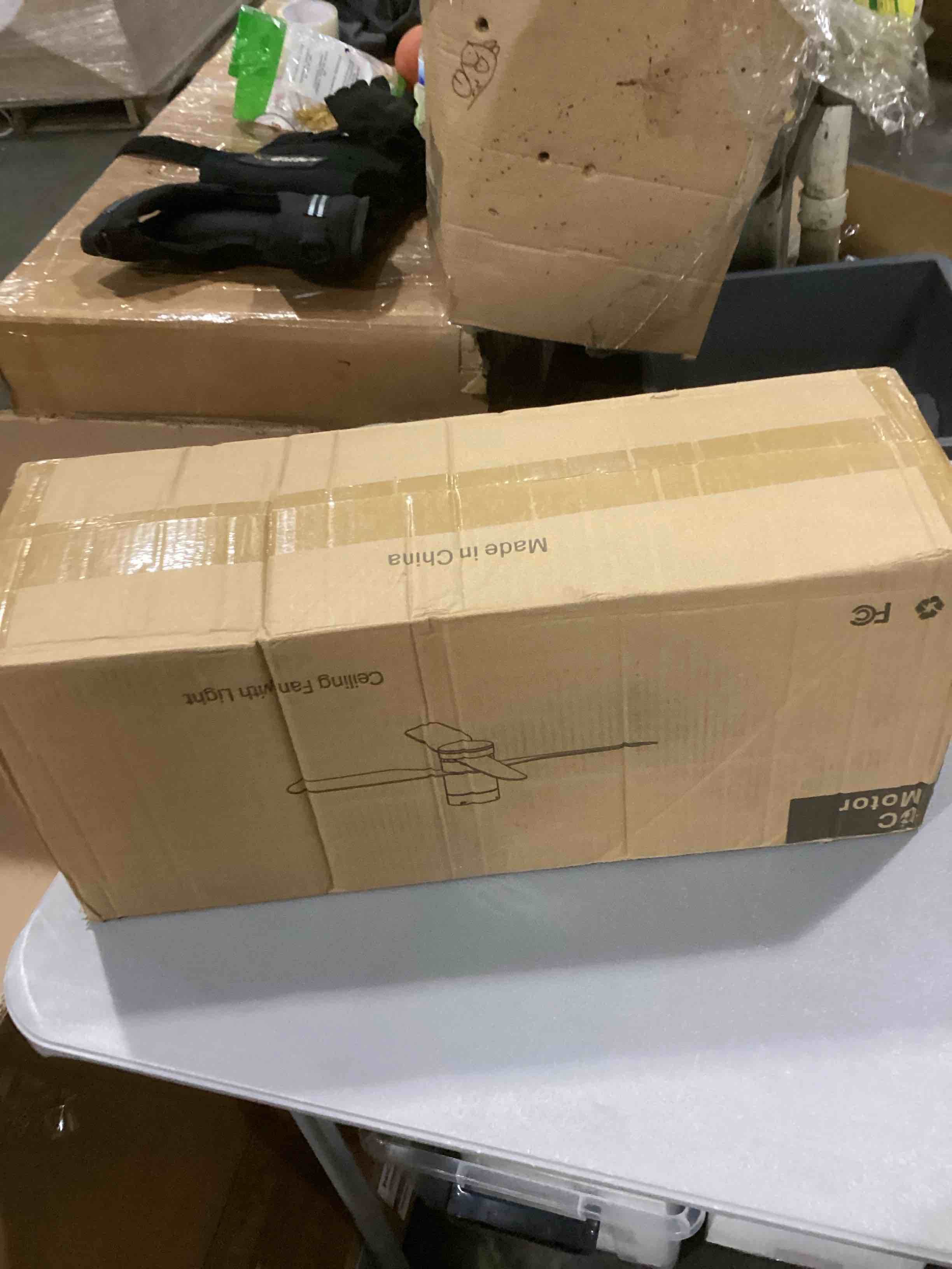 https://s3.amazonaws.com/lotting-images-prod/bidfta/RED6824513_1730208178215.jpeg