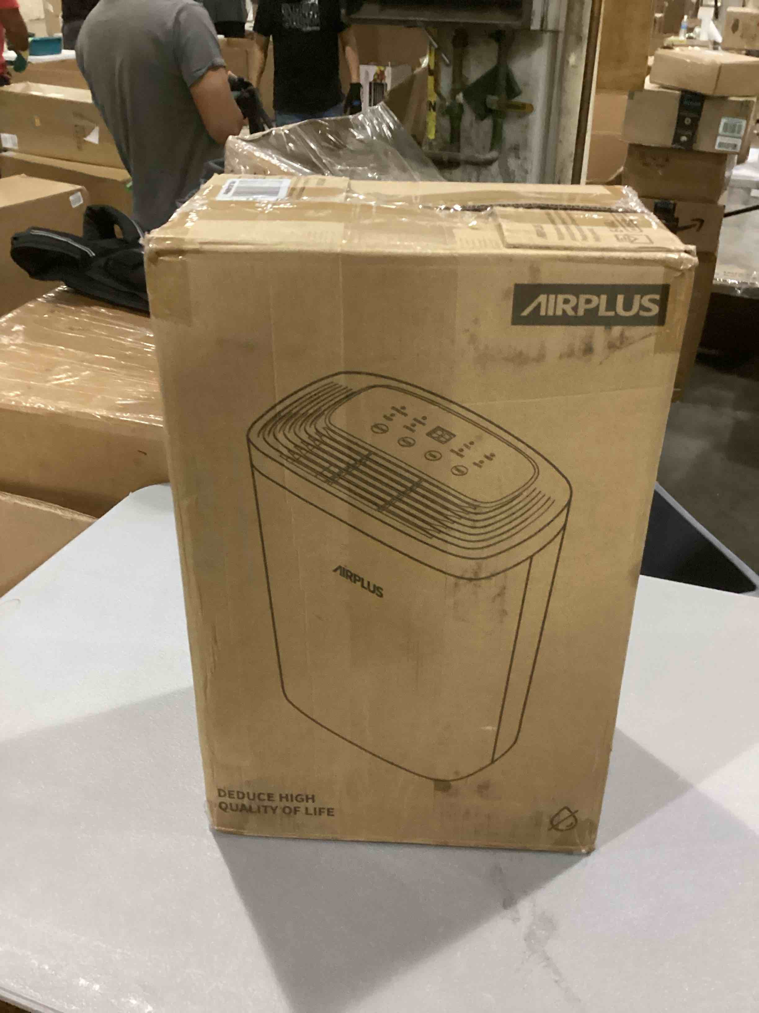 https://s3.amazonaws.com/lotting-images-prod/bidfta/RED6824536_1730212966000.jpeg