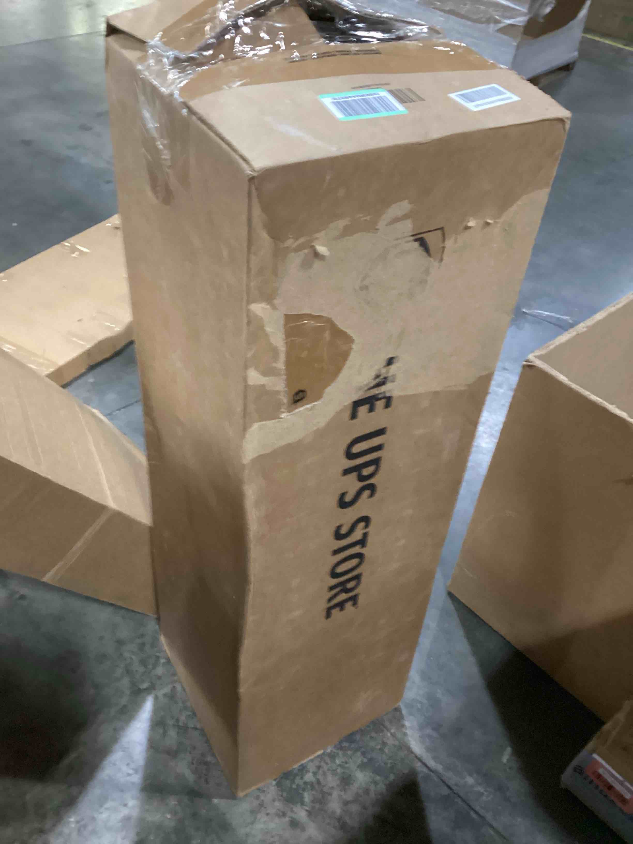 https://s3.amazonaws.com/lotting-images-prod/bidfta/RED6824600_1730224339993.jpeg