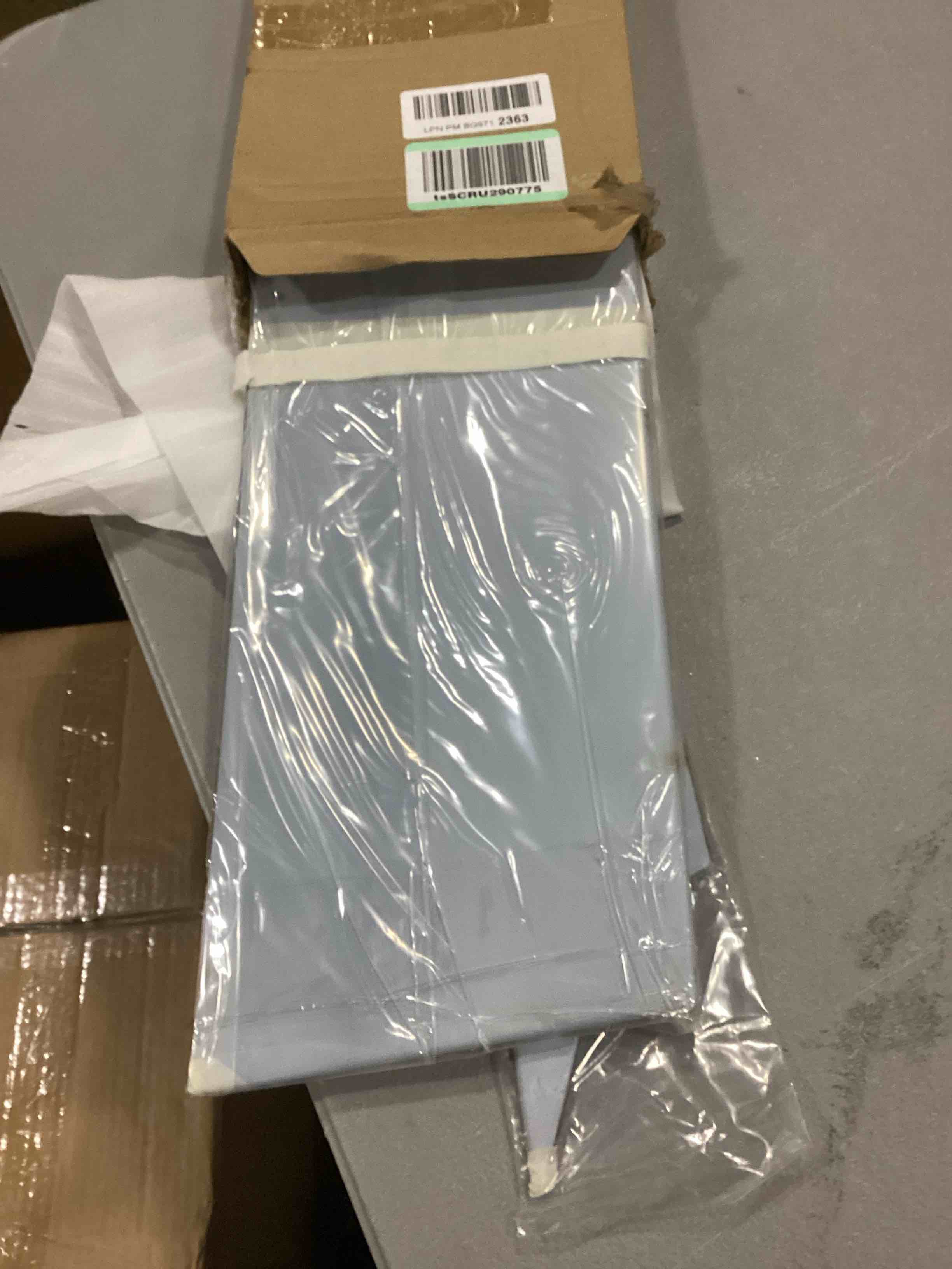 https://s3.amazonaws.com/lotting-images-prod/bidfta/RED6824612_1730227483461.jpeg