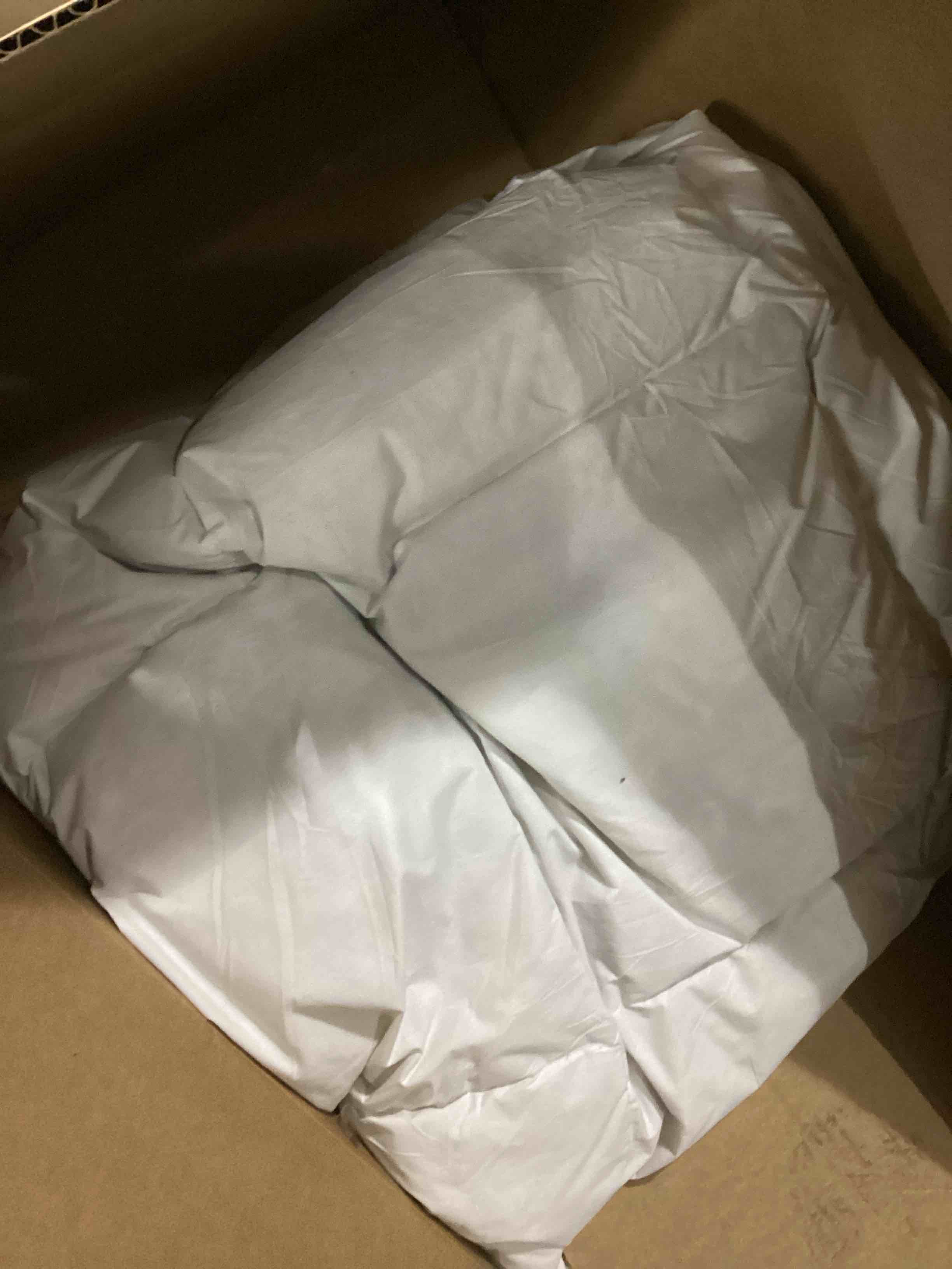 https://s3.amazonaws.com/lotting-images-prod/bidfta/RED6824613_1730227594738.jpeg