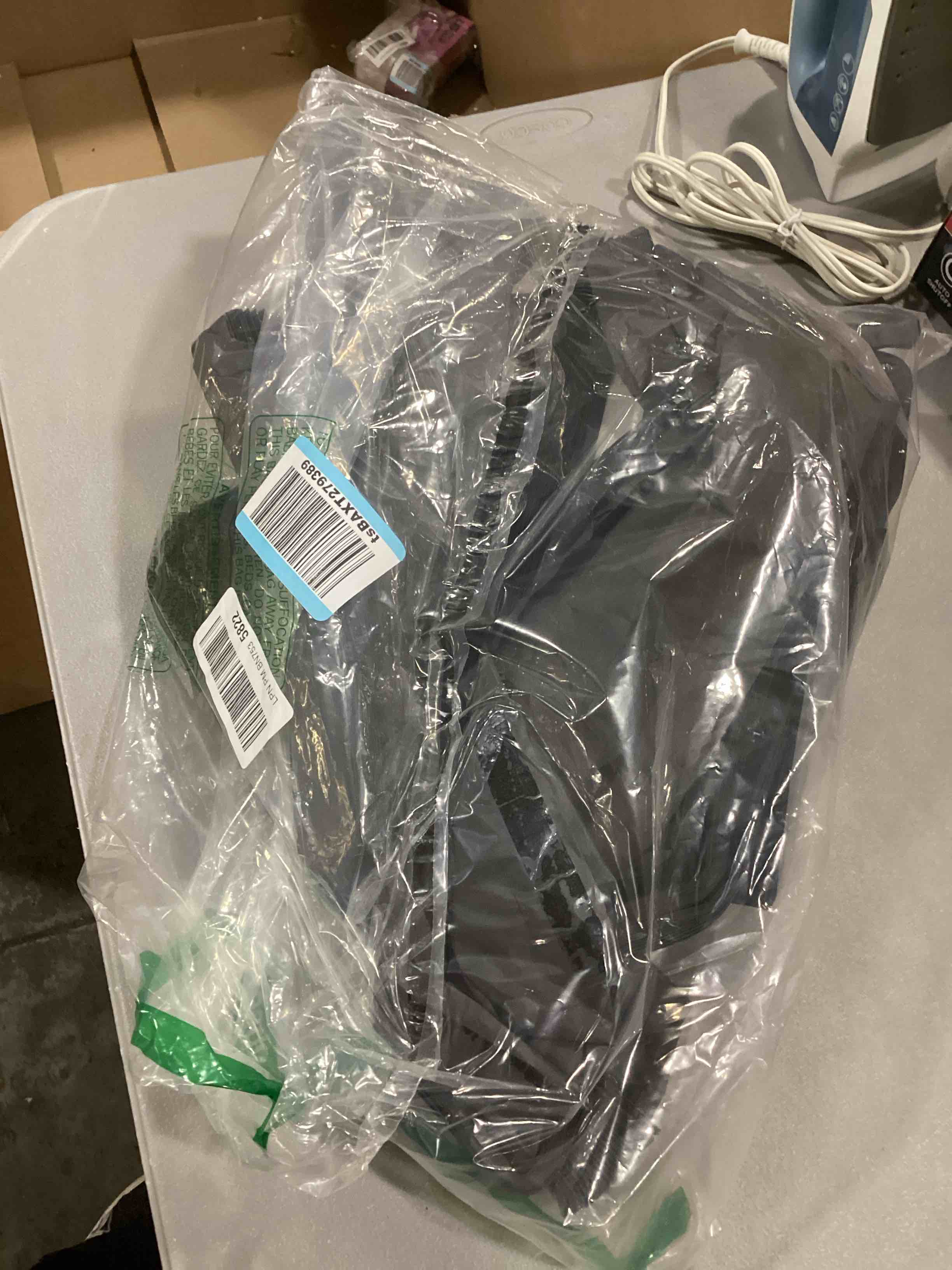 https://s3.amazonaws.com/lotting-images-prod/bidfta/RED6824752_1730306318526.jpeg