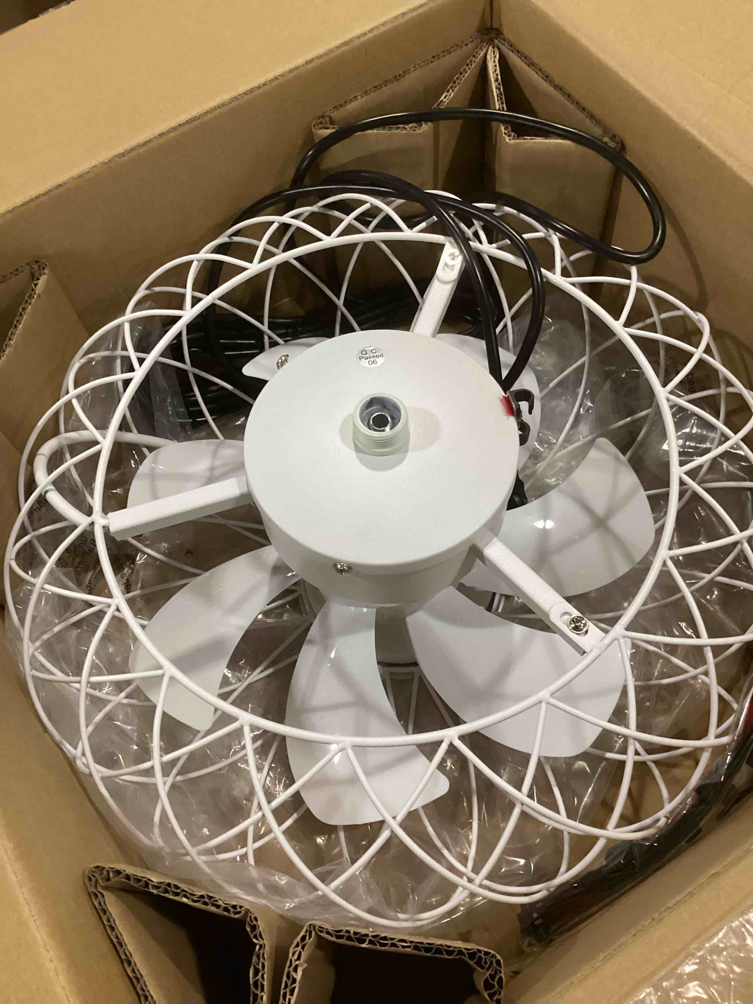 https://s3.amazonaws.com/lotting-images-prod/bidfta/RED6824928_1730397117785.jpeg