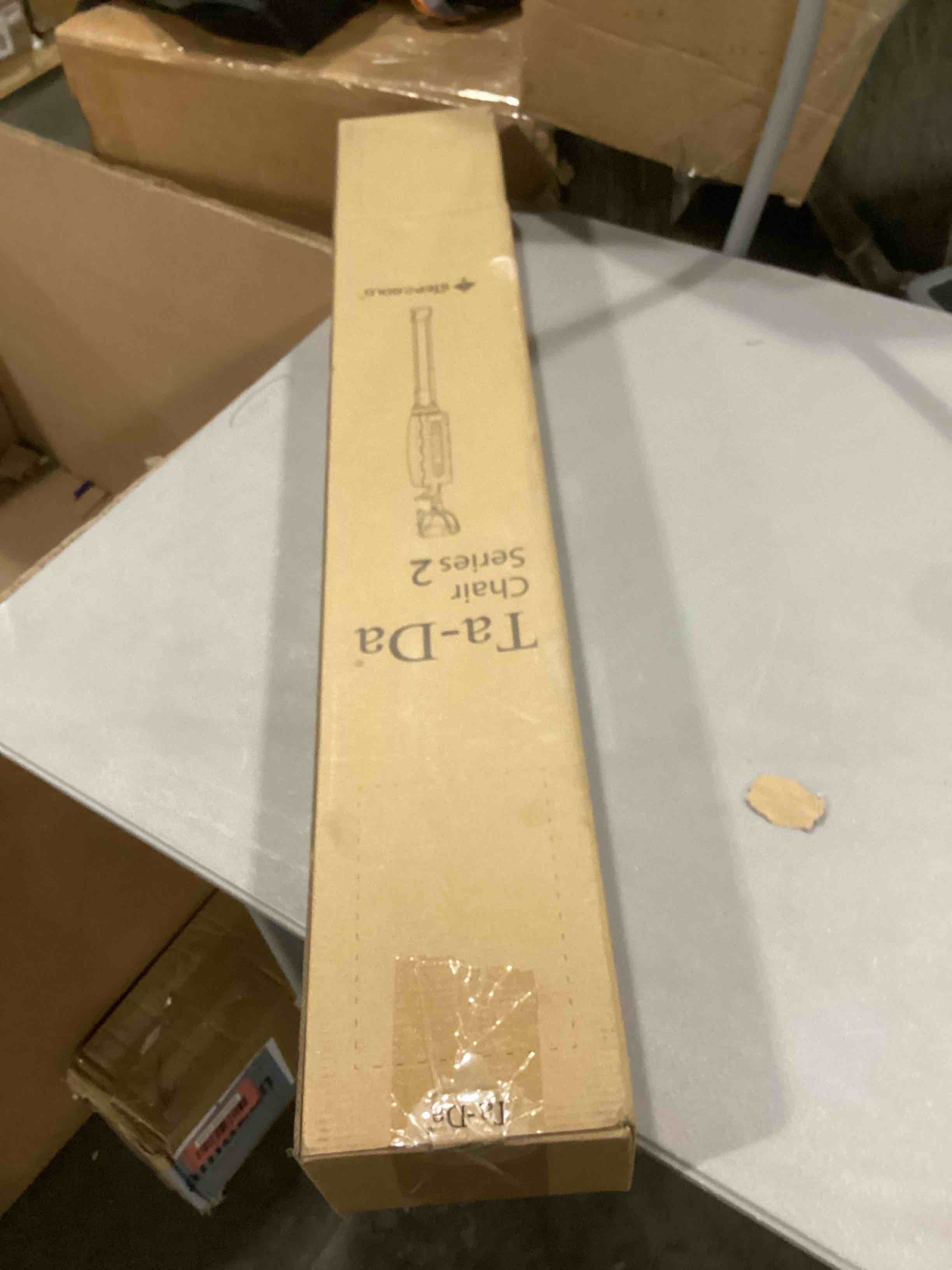 https://s3.amazonaws.com/lotting-images-prod/bidfta/RED6824971_1730459502708.jpeg