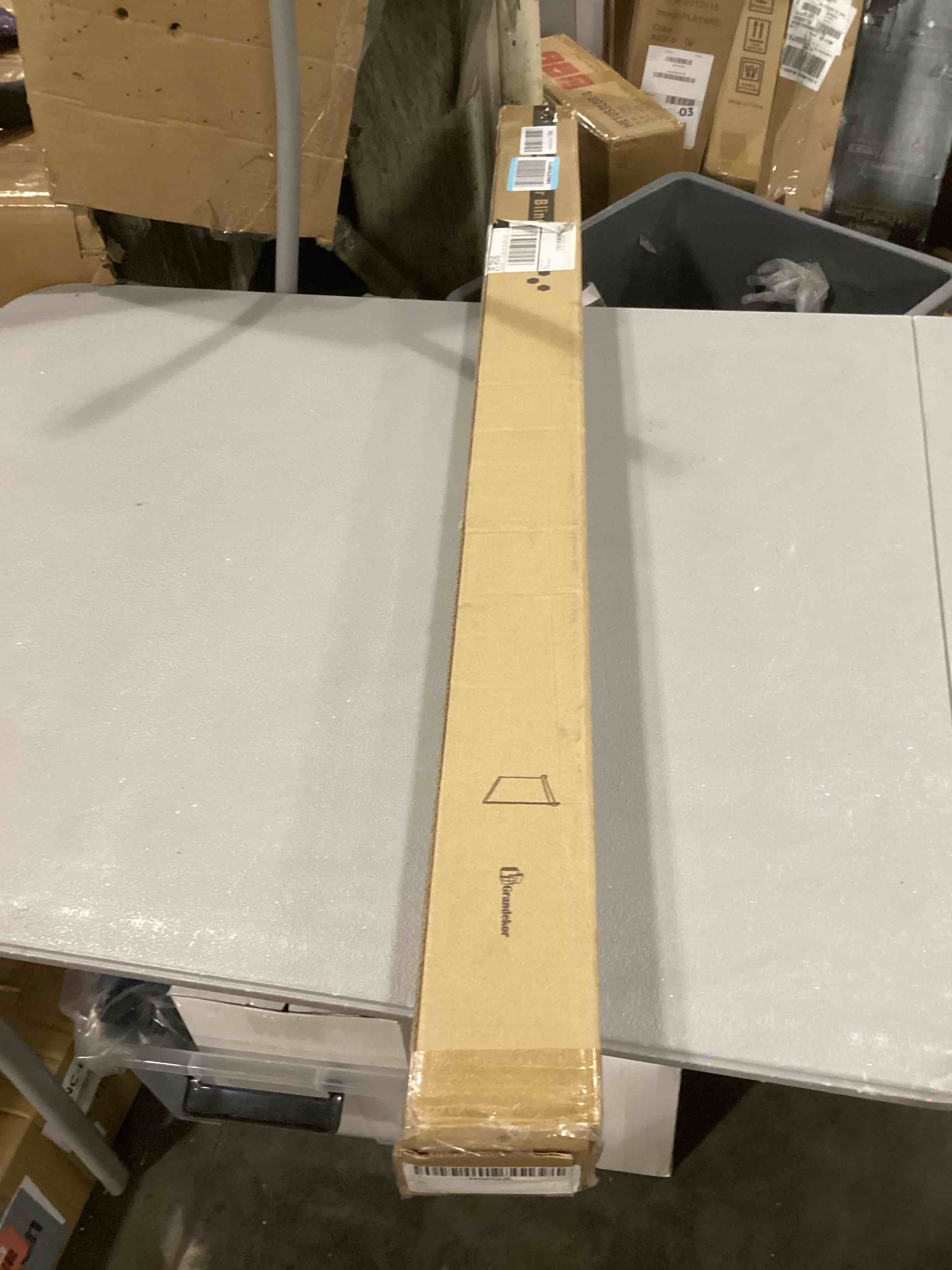 https://s3.amazonaws.com/lotting-images-prod/bidfta/RED6824975_1730460076639.jpeg
