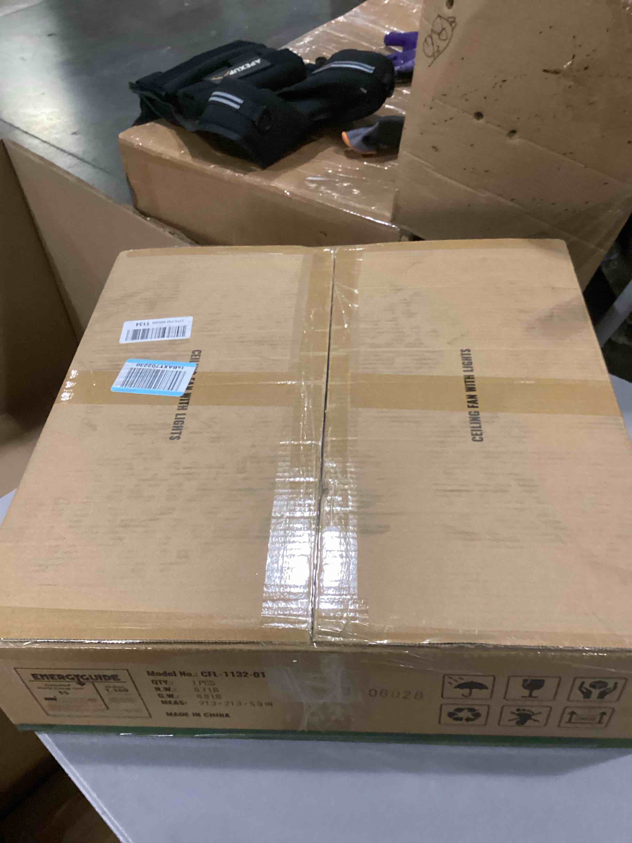 https://s3.amazonaws.com/lotting-images-prod/bidfta/RED6824992_1730462409835.jpeg