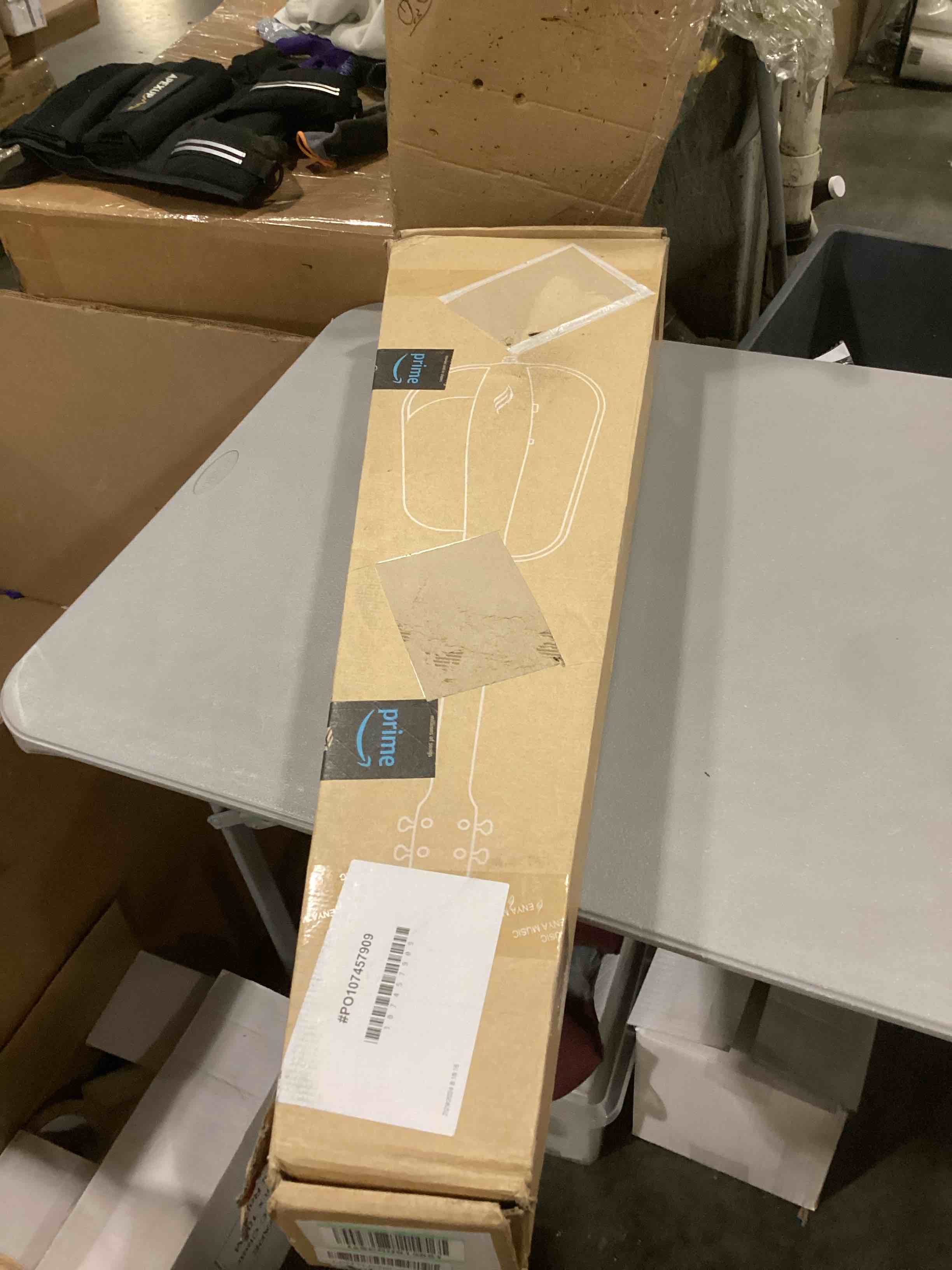 https://s3.amazonaws.com/lotting-images-prod/bidfta/RED6825163_1730559694928.jpeg