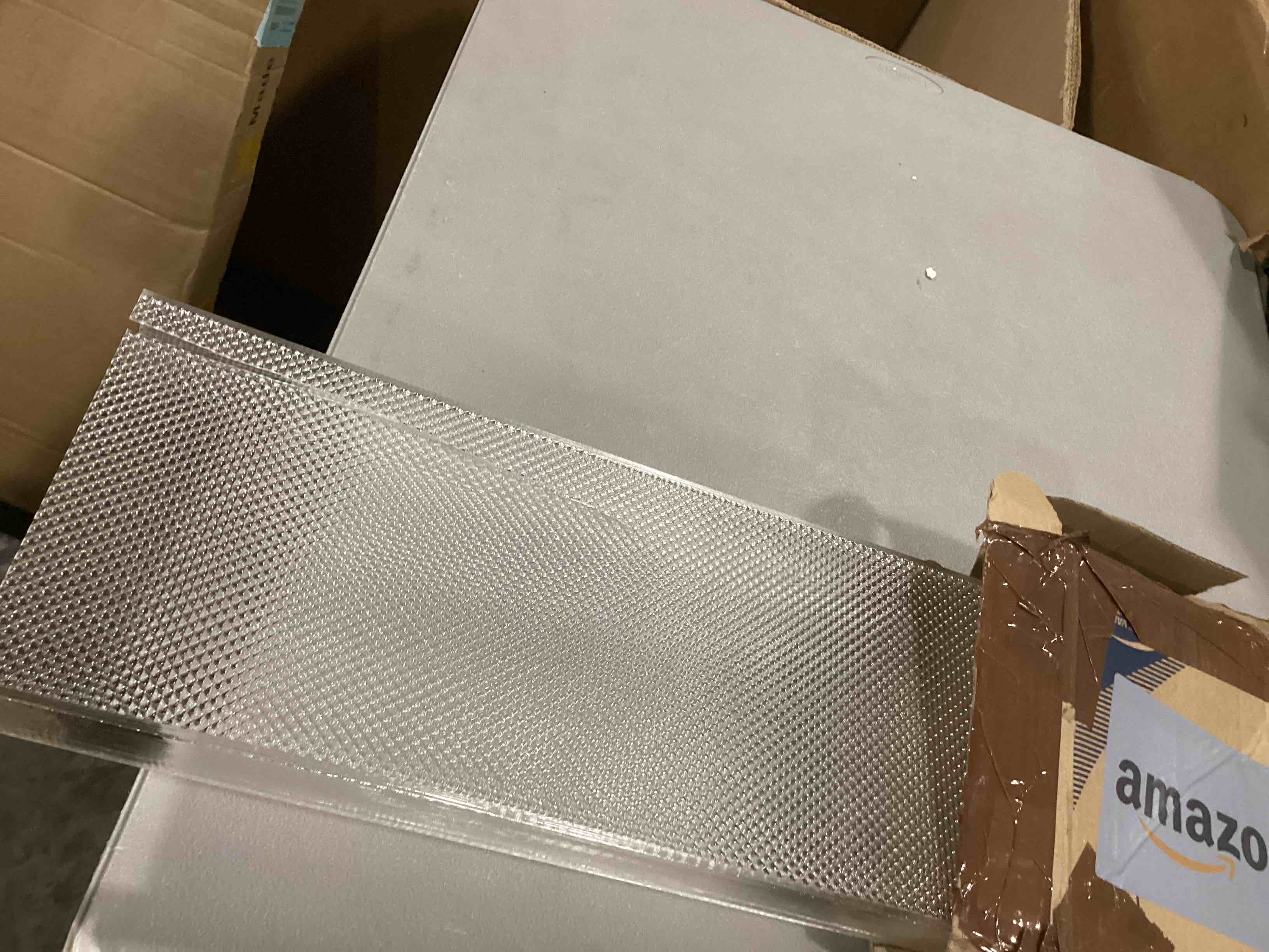 https://s3.amazonaws.com/lotting-images-prod/bidfta/RED6825310_1730730836032.jpeg