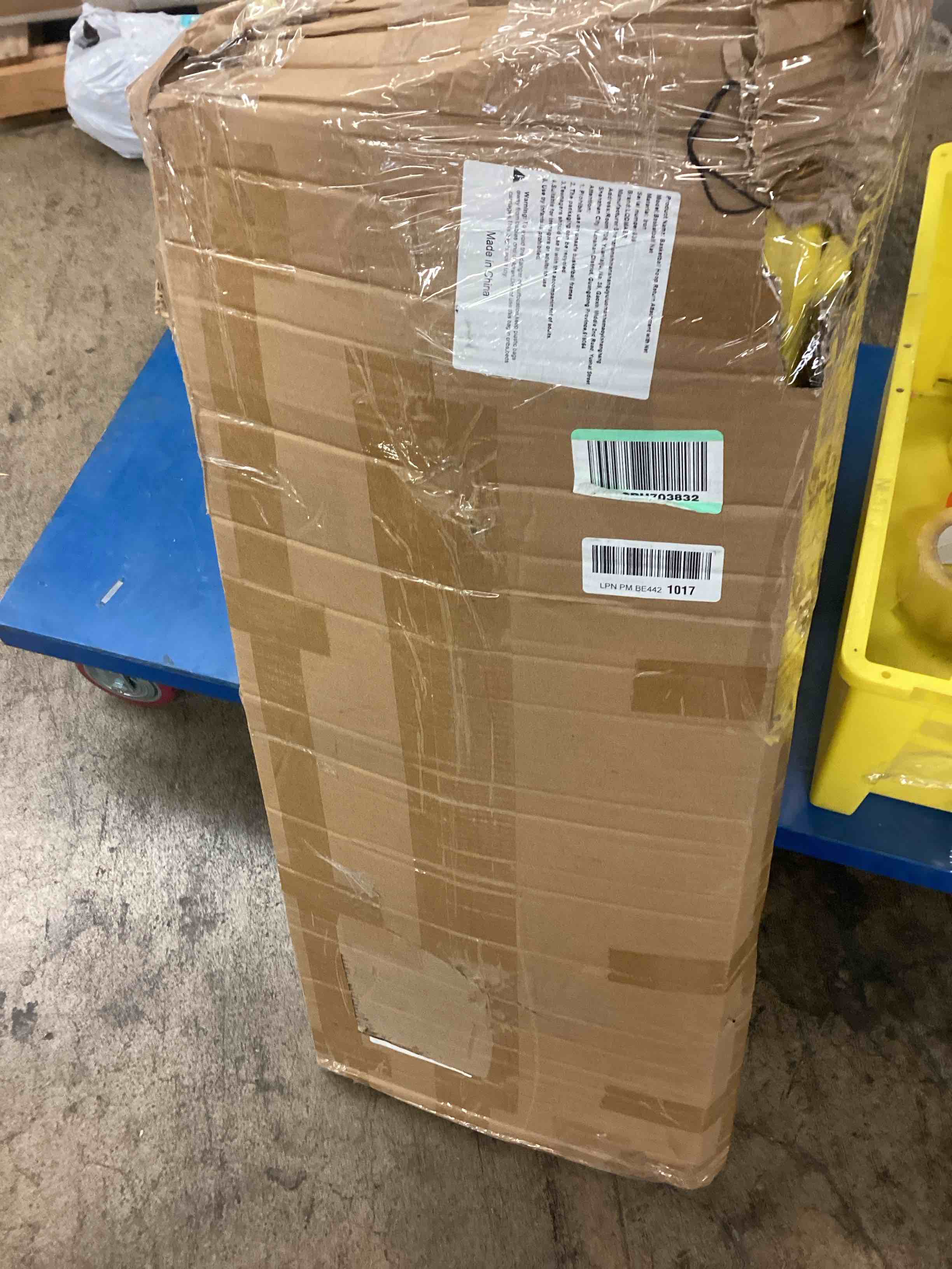 https://s3.amazonaws.com/lotting-images-prod/bidfta/RED6825541_1728065274159.jpeg