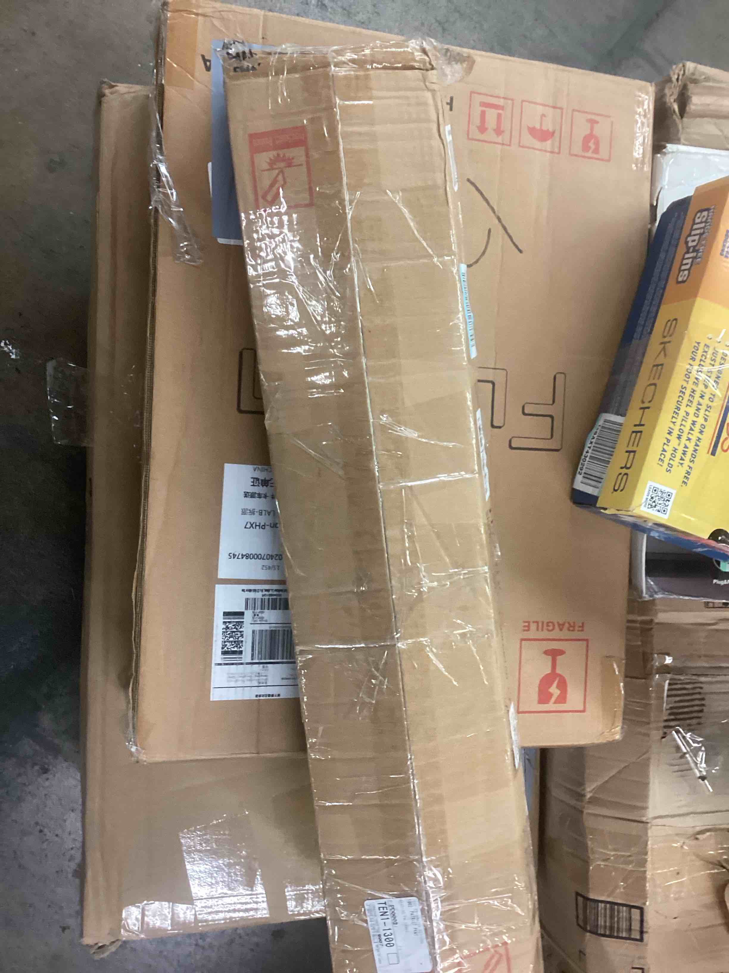 https://s3.amazonaws.com/lotting-images-prod/bidfta/RED6827328_1729190027365.jpeg