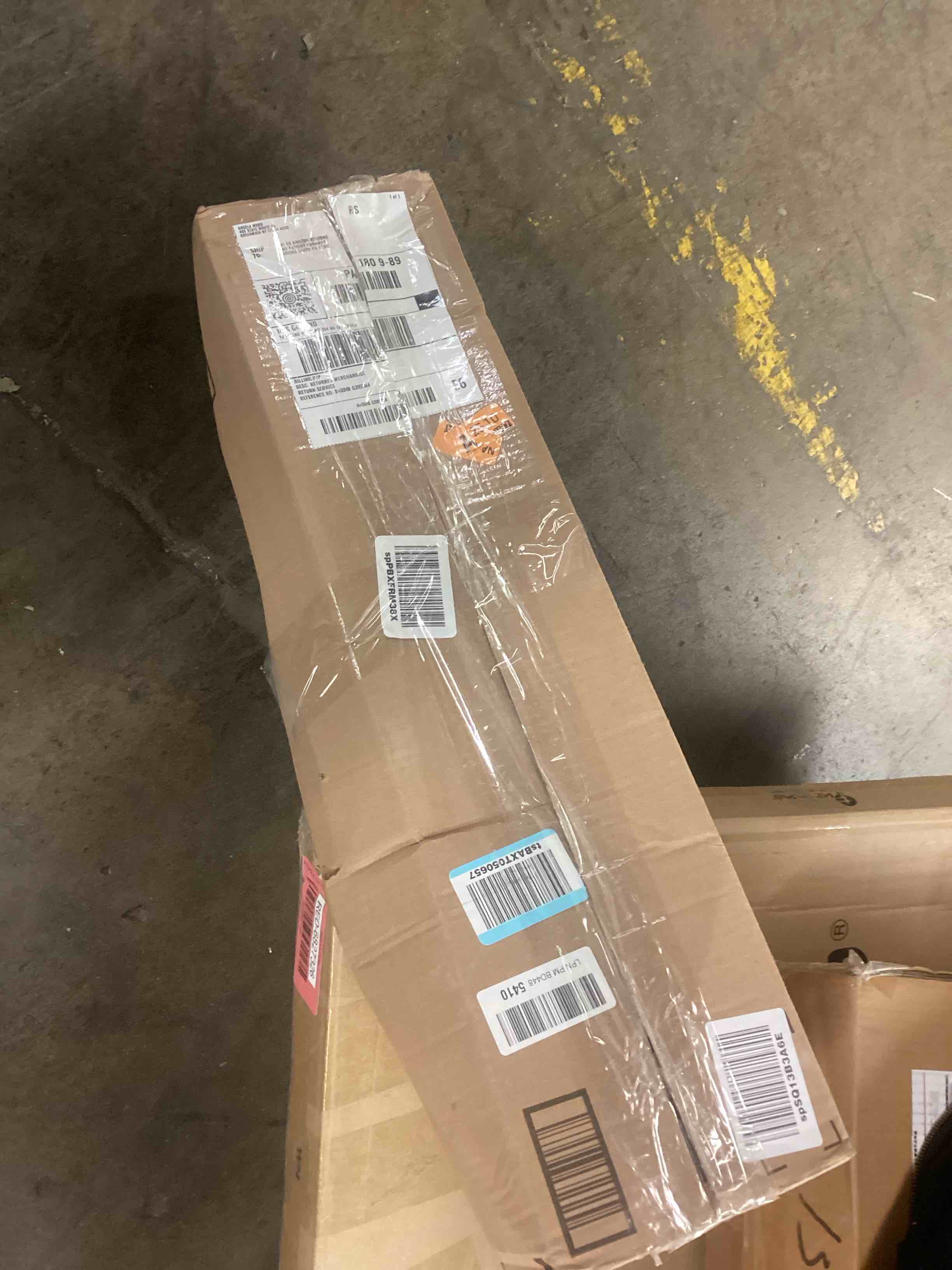 https://s3.amazonaws.com/lotting-images-prod/bidfta/RED6827332_1729189839004.jpeg