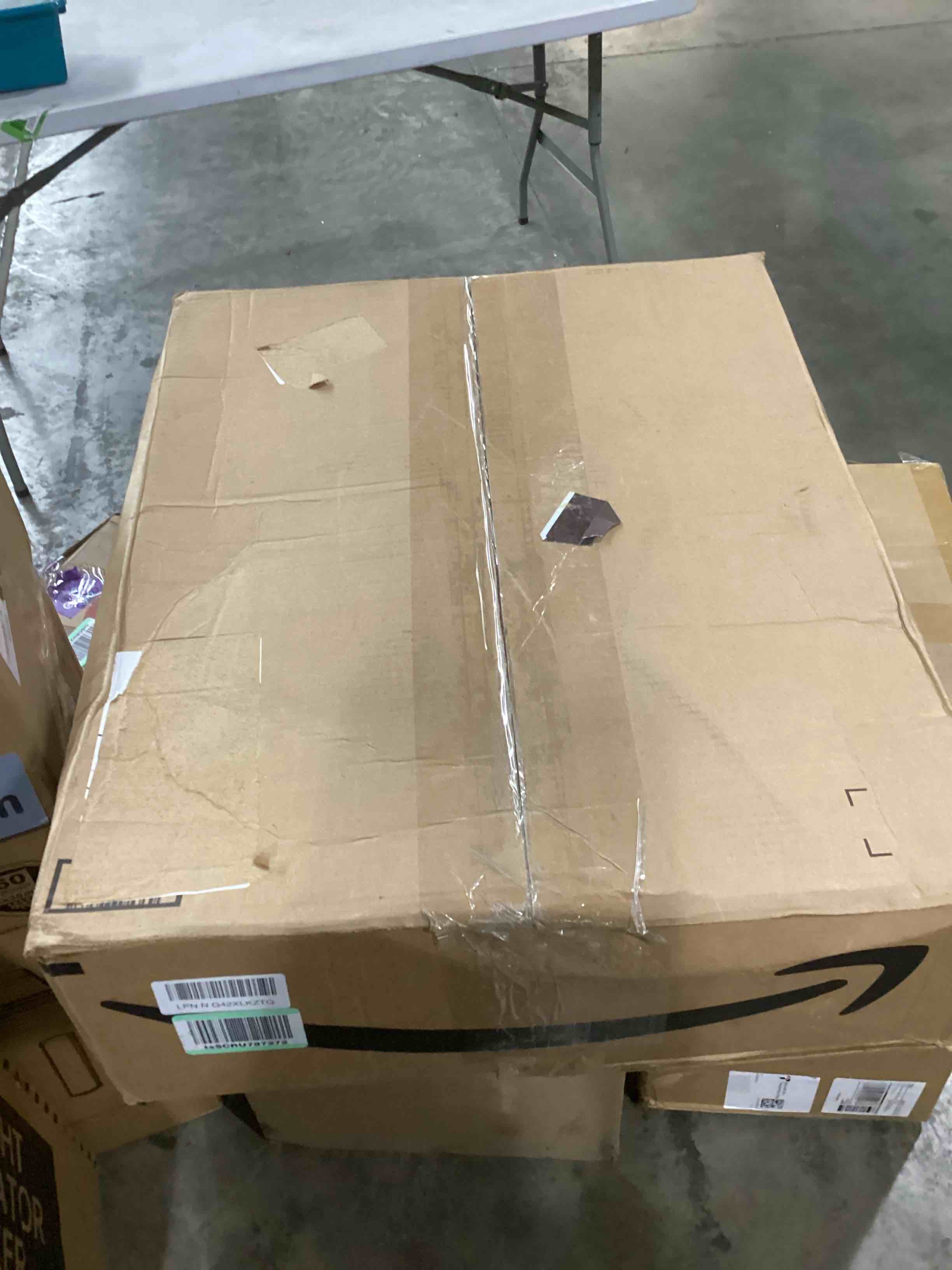 https://s3.amazonaws.com/lotting-images-prod/bidfta/RED6828577_1730830825525.jpeg