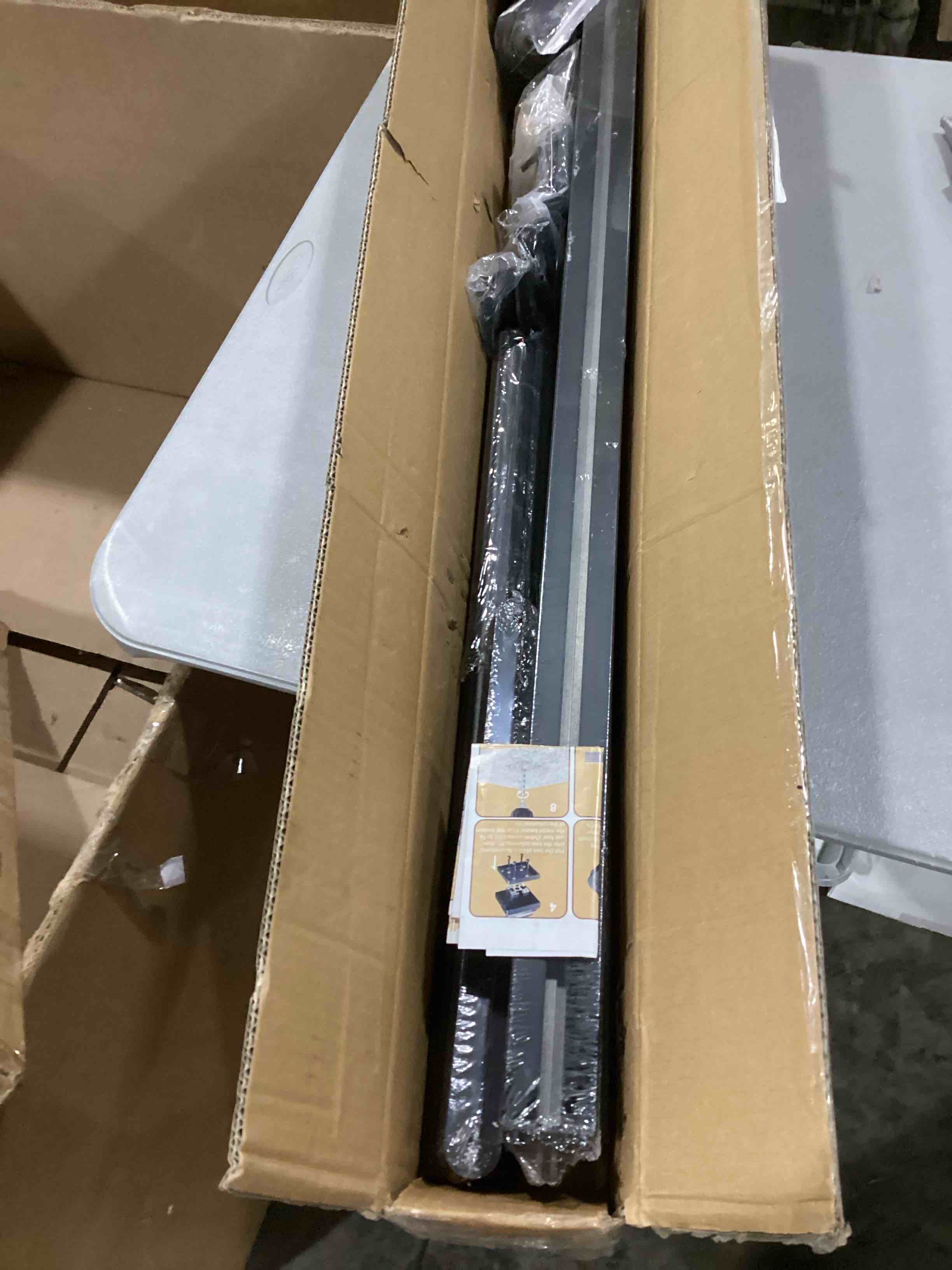 https://s3.amazonaws.com/lotting-images-prod/bidfta/RED6828669_1730906606884.jpeg