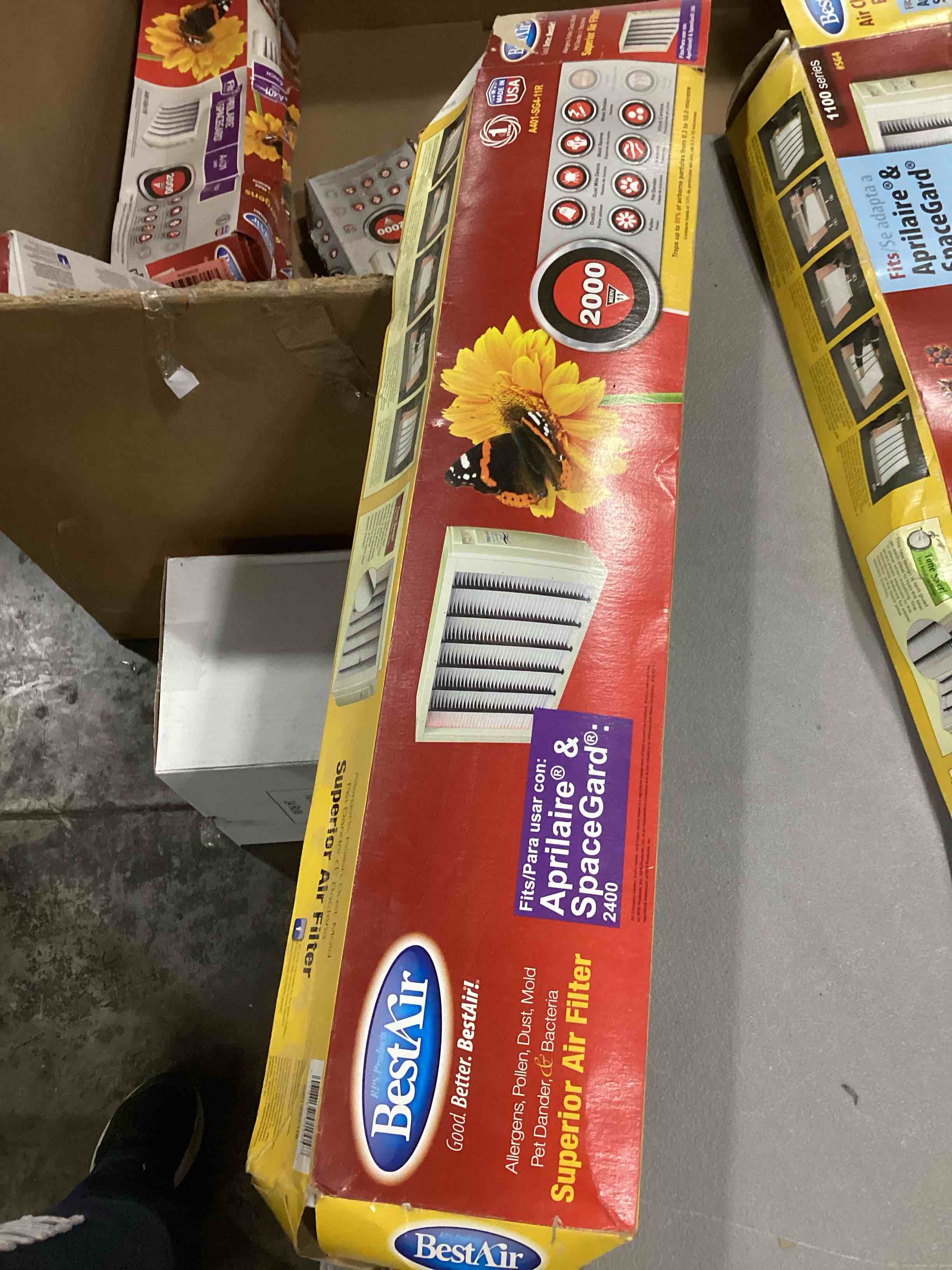 https://s3.amazonaws.com/lotting-images-prod/bidfta/RED6828788_1730923801982.jpeg