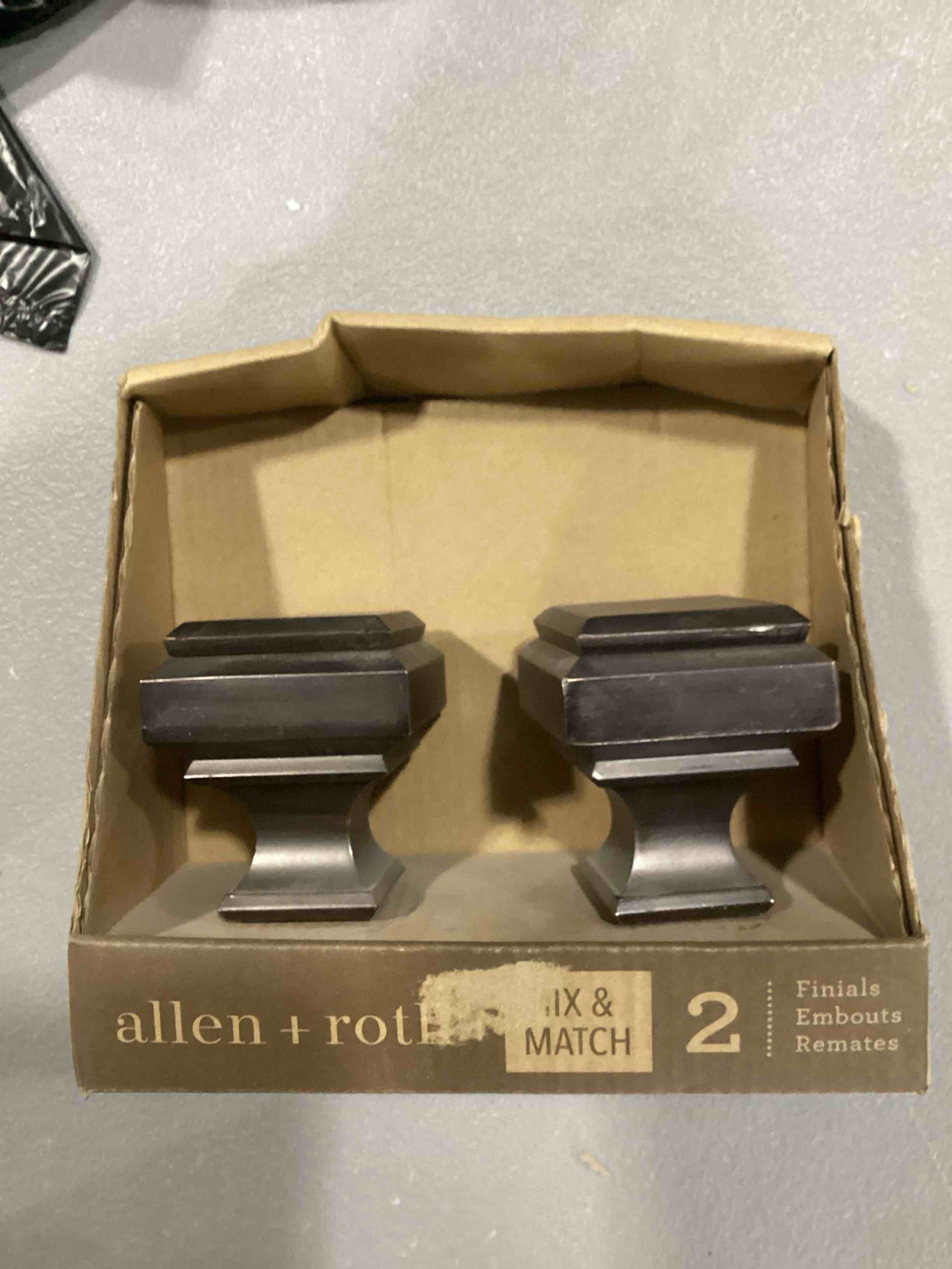 https://s3.amazonaws.com/lotting-images-prod/bidfta/RED6828837_1730984207574.jpeg