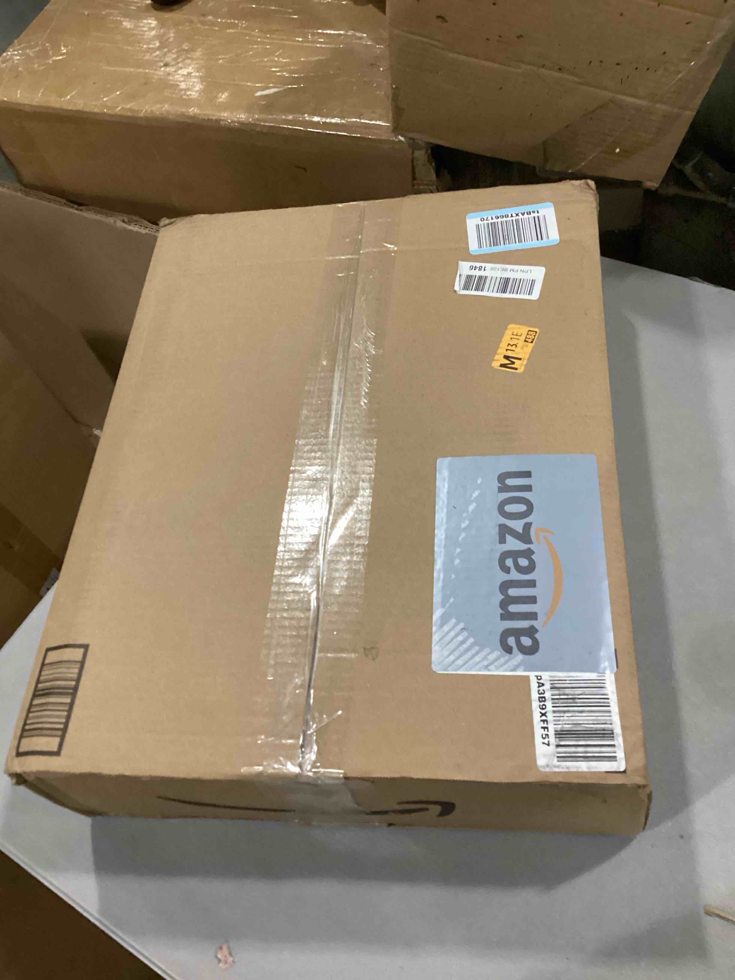 https://s3.amazonaws.com/lotting-images-prod/bidfta/RED6829215_1731343784269.jpeg