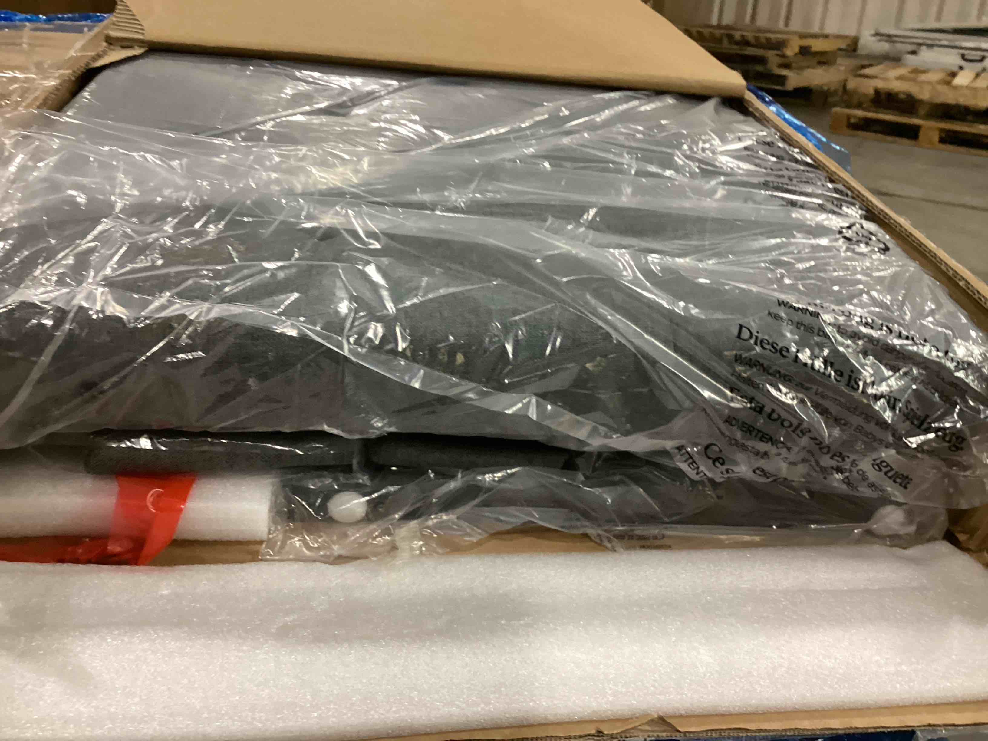 https://s3.amazonaws.com/lotting-images-prod/bidfta/RED6829546_1731526146506.jpeg