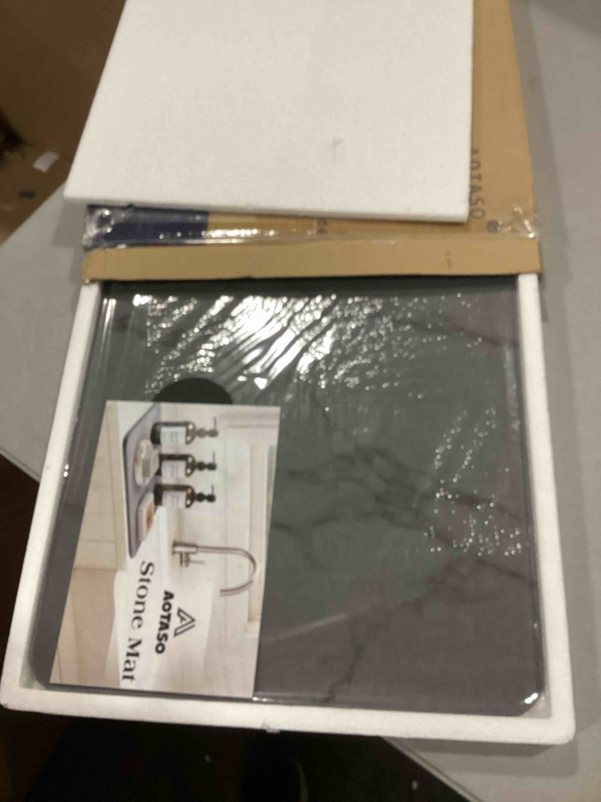 https://s3.amazonaws.com/lotting-images-prod/bidfta/RED6829802_1731680633919.jpeg