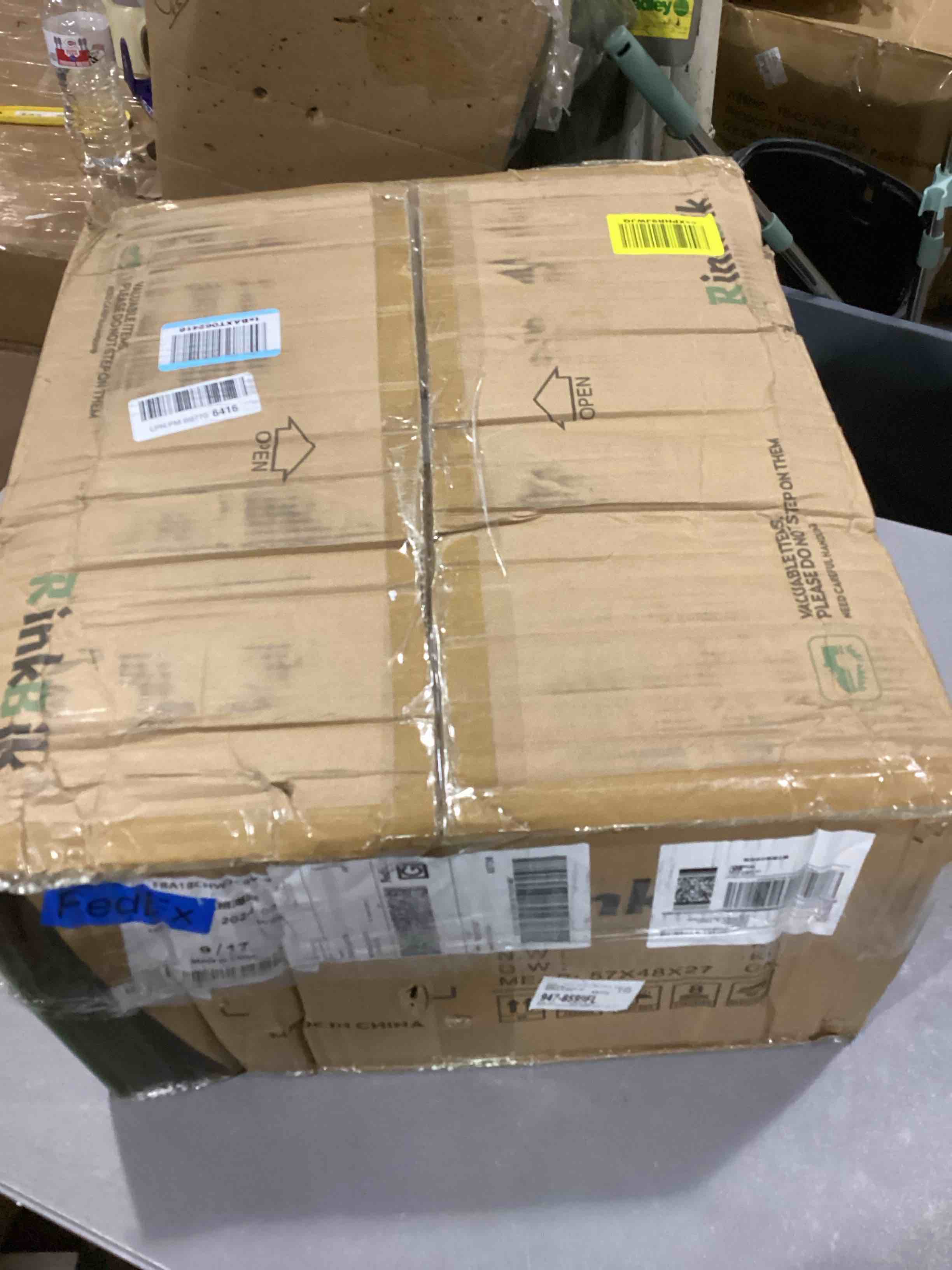 https://s3.amazonaws.com/lotting-images-prod/bidfta/RED6829805_1731680832783.jpeg