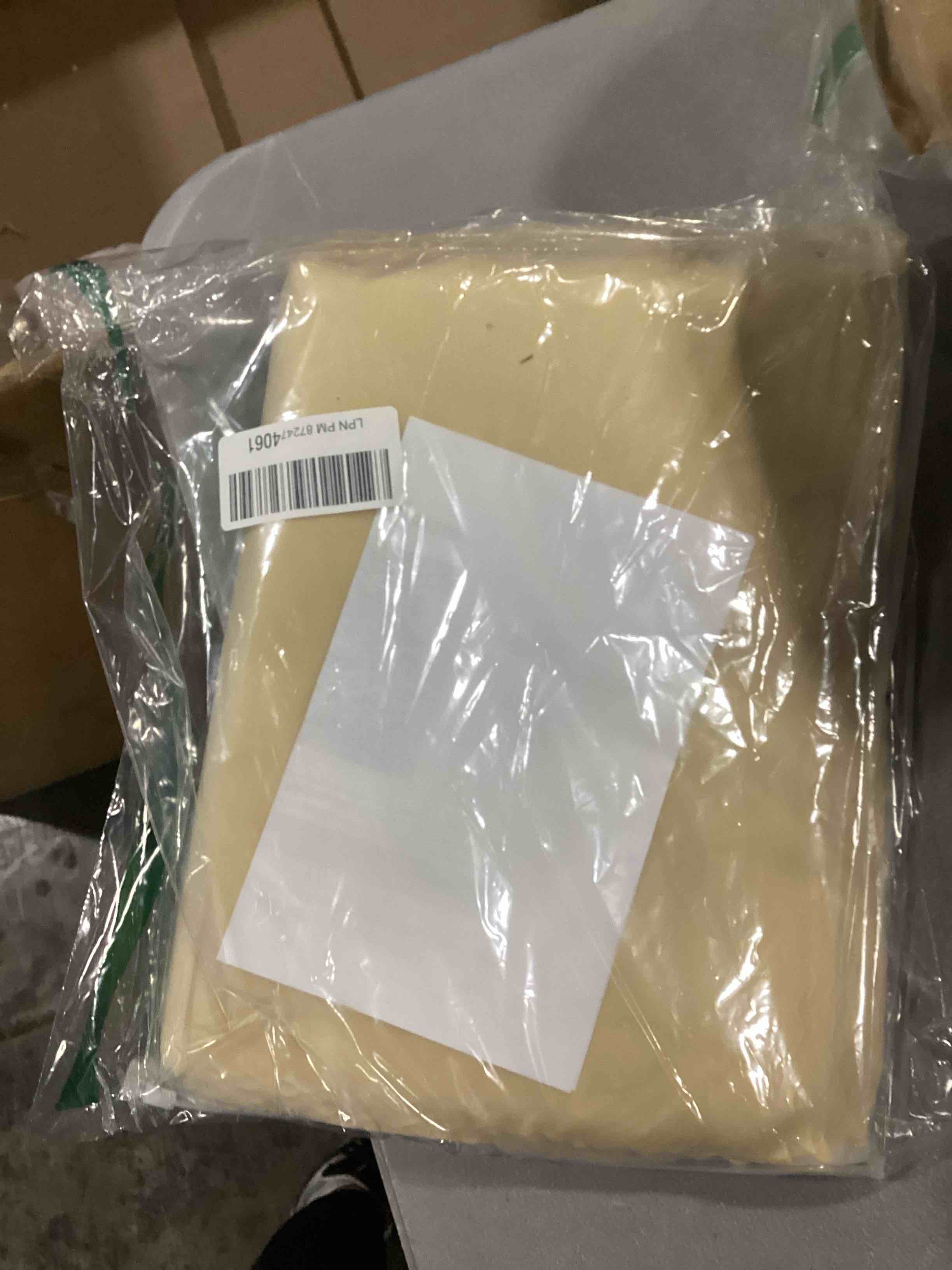 https://s3.amazonaws.com/lotting-images-prod/bidfta/RED6829907_1731692365336.jpeg