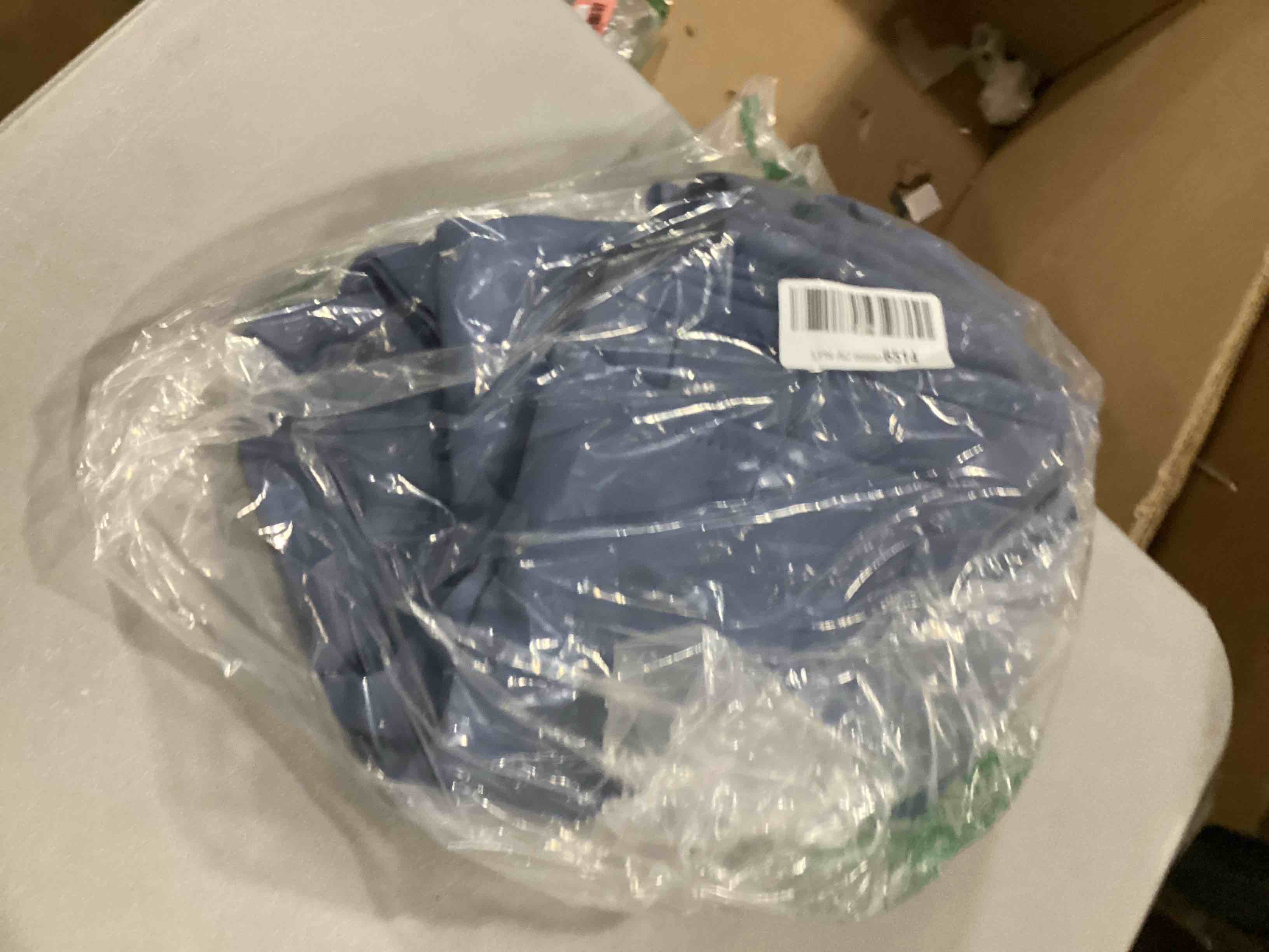 https://s3.amazonaws.com/lotting-images-prod/bidfta/RED6829923_1731693468159.jpeg