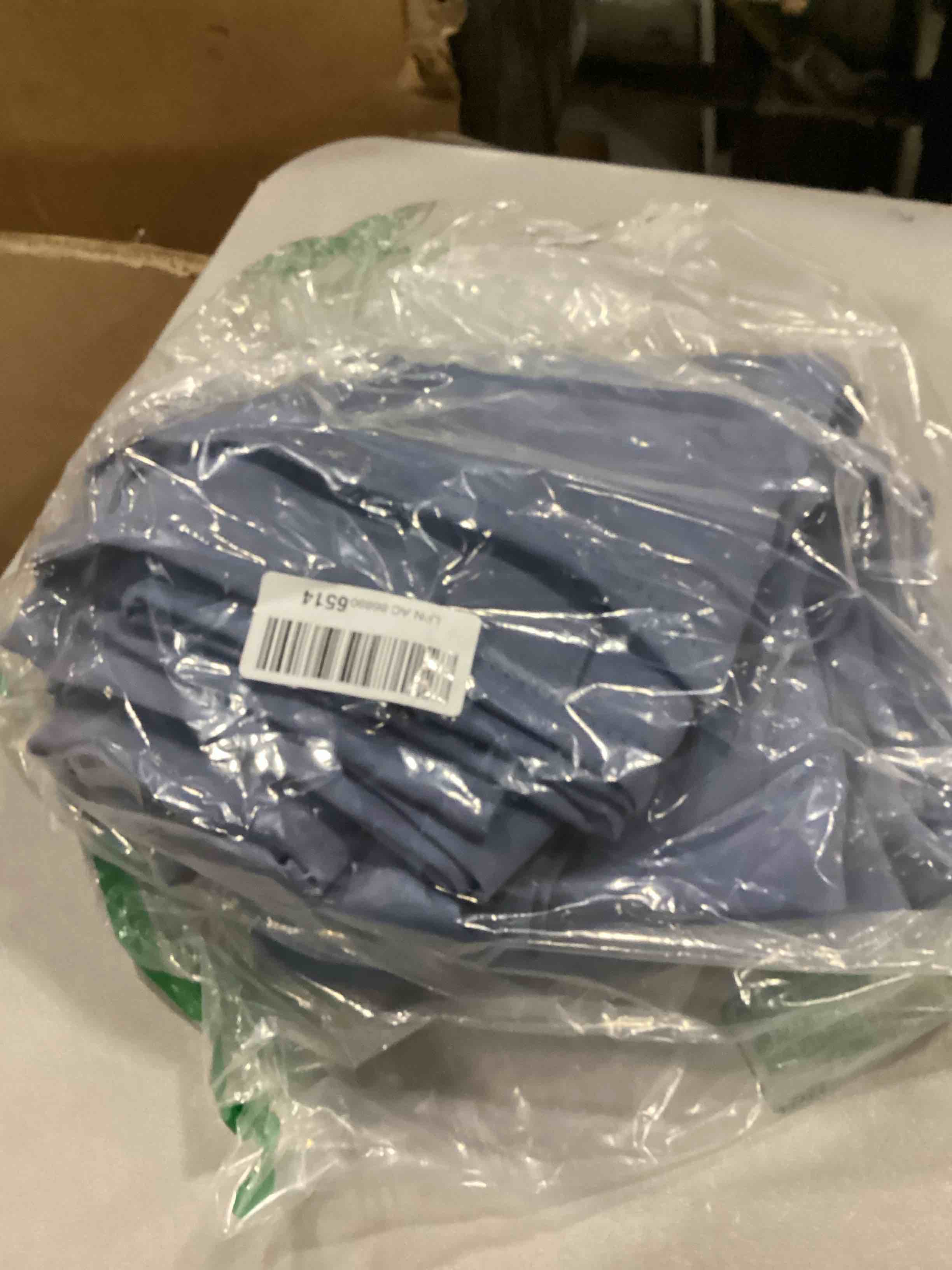 https://s3.amazonaws.com/lotting-images-prod/bidfta/RED6829923_1731693472292.jpeg