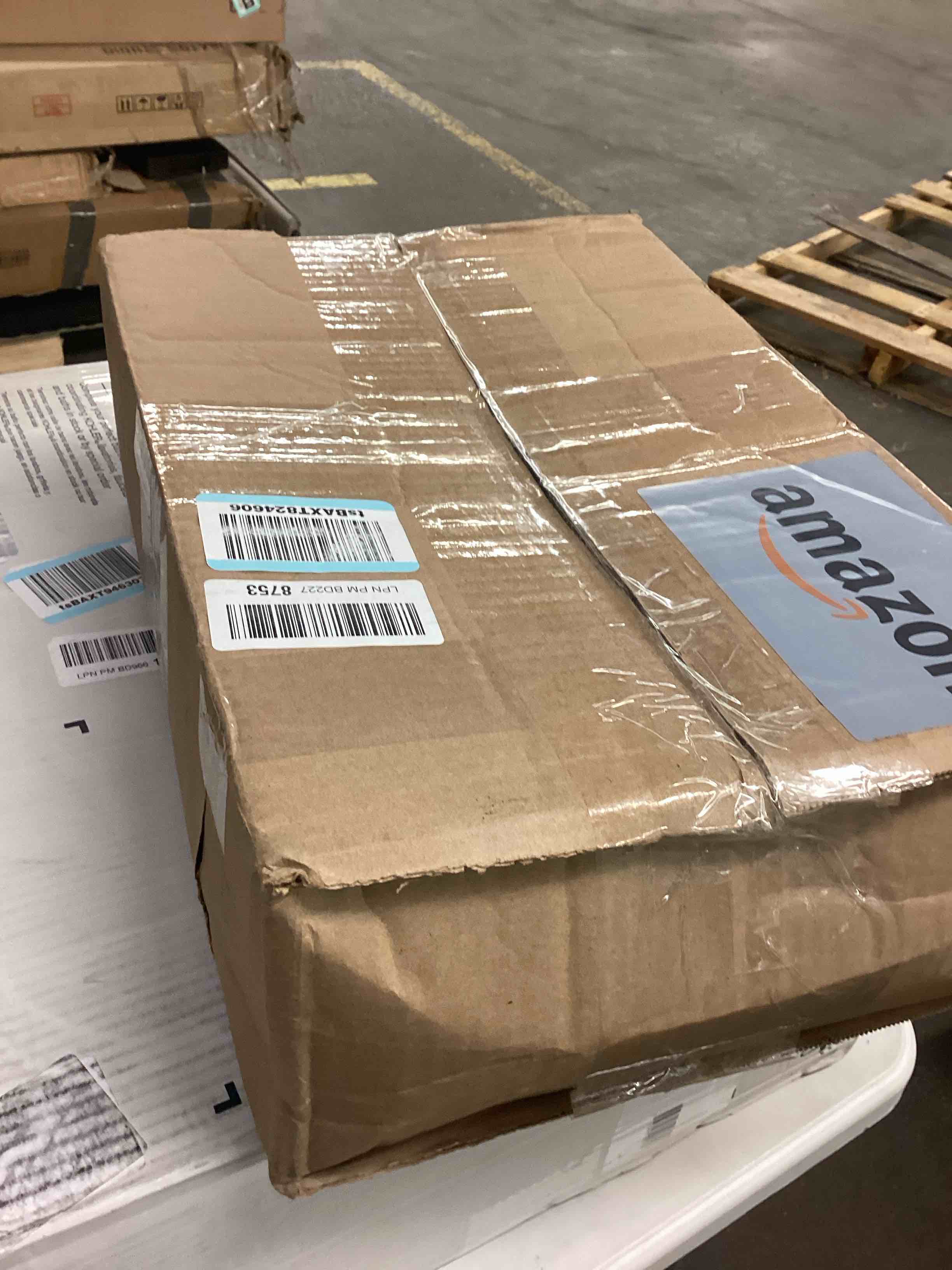 https://s3.amazonaws.com/lotting-images-prod/bidfta/RED6830122_1730408757671.jpeg