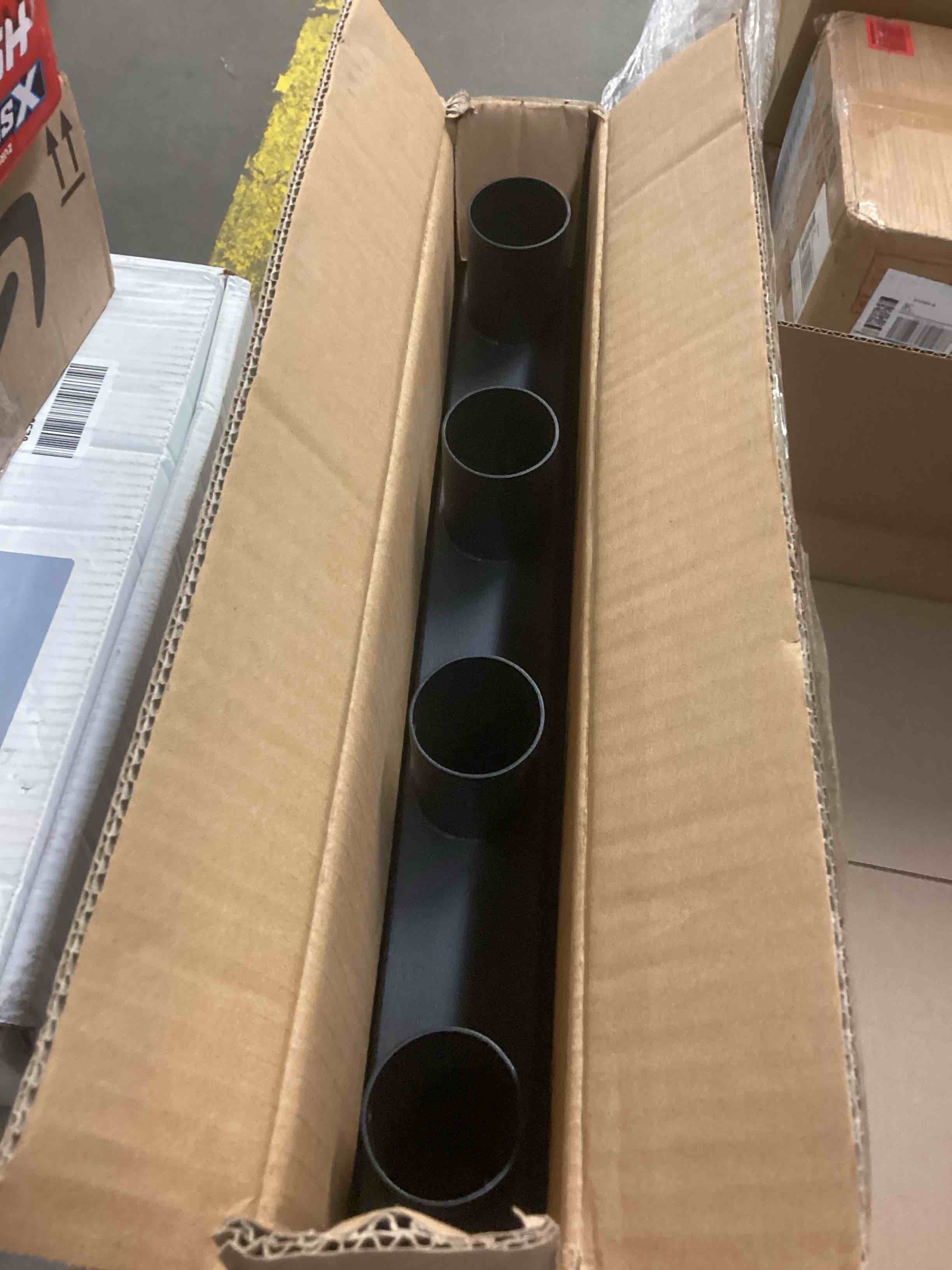 https://s3.amazonaws.com/lotting-images-prod/bidfta/RED6830560_1729880896503.jpeg