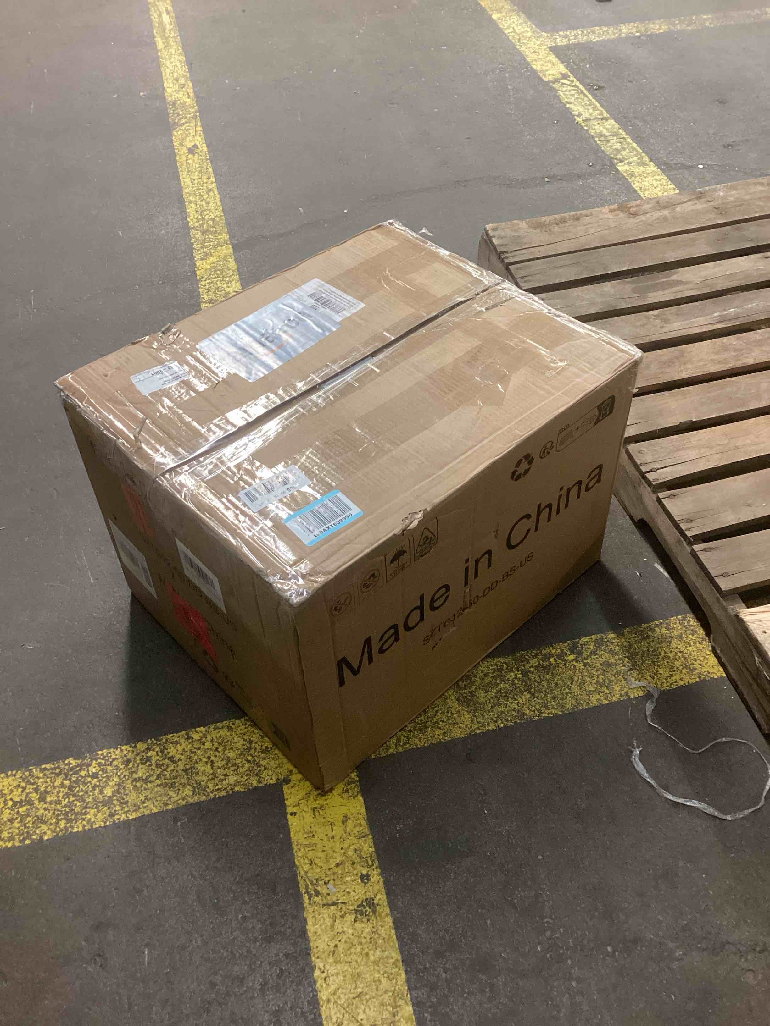 https://s3.amazonaws.com/lotting-images-prod/bidfta/RED6830633_1730206111720.jpeg