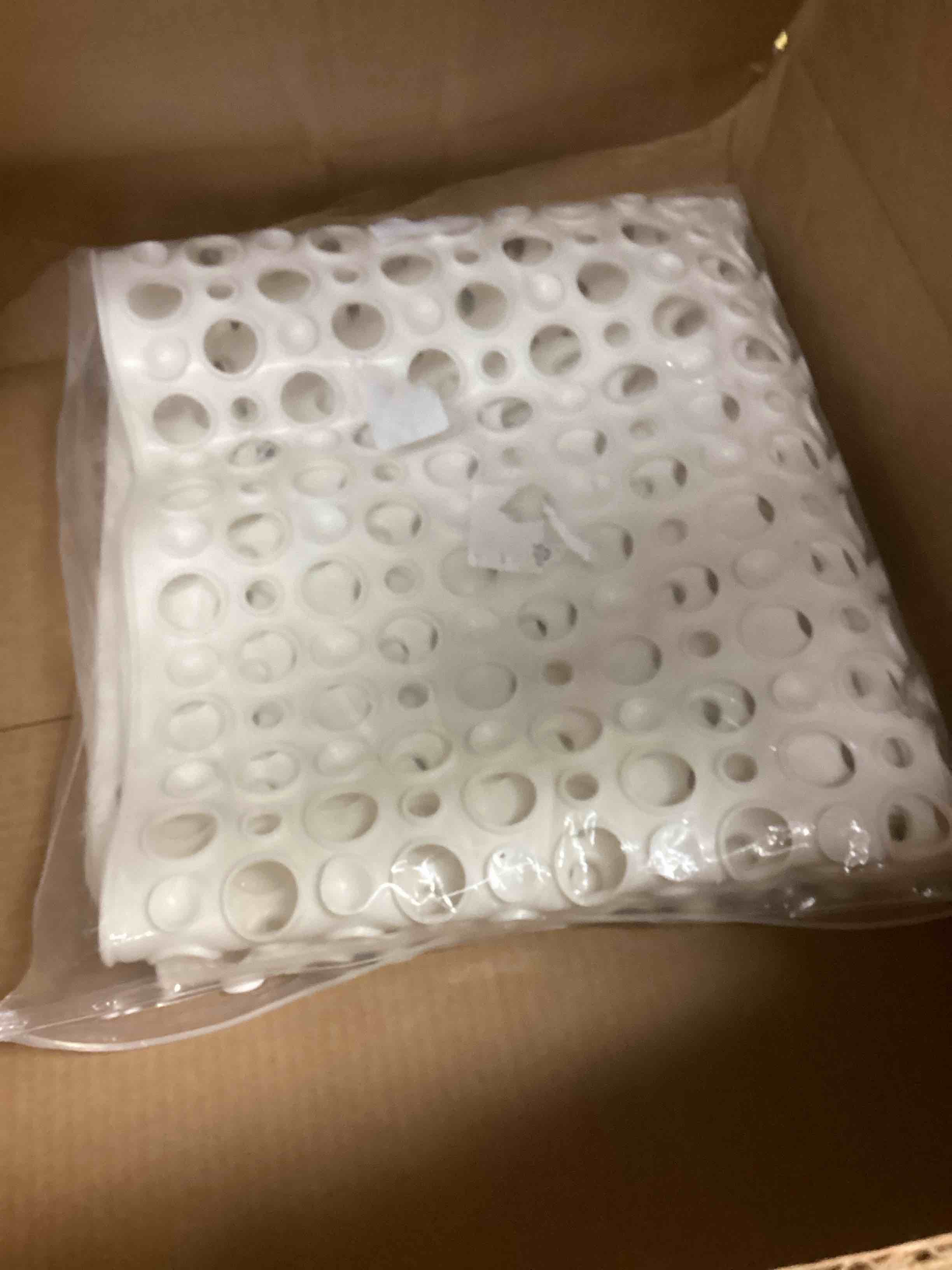 https://s3.amazonaws.com/lotting-images-prod/bidfta/RED6830690_1730232421766.jpeg