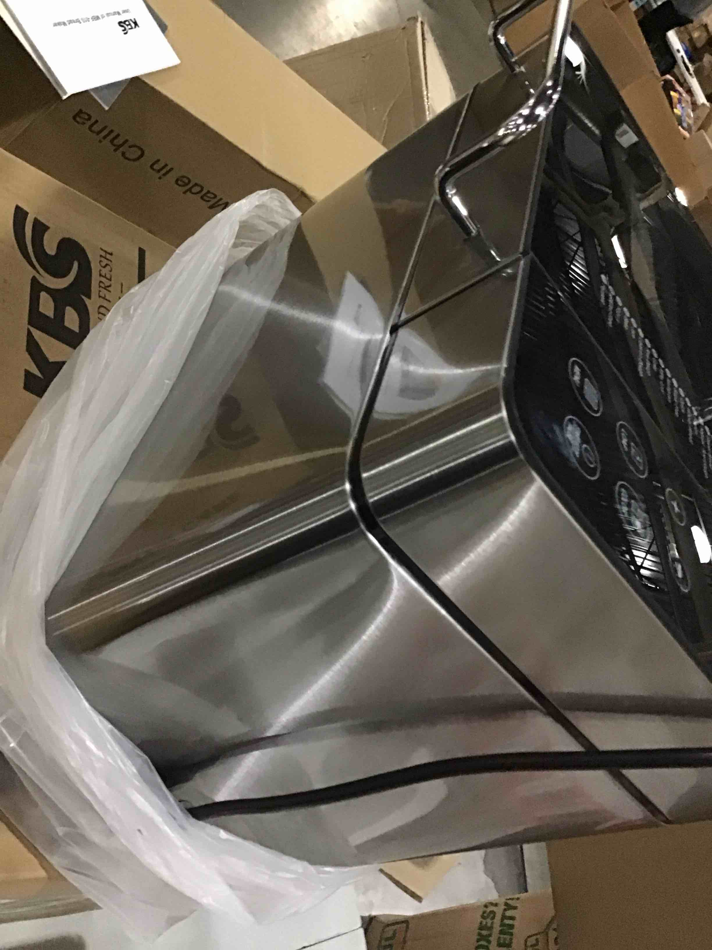 https://s3.amazonaws.com/lotting-images-prod/bidfta/RED6831968_1730461778977.jpeg