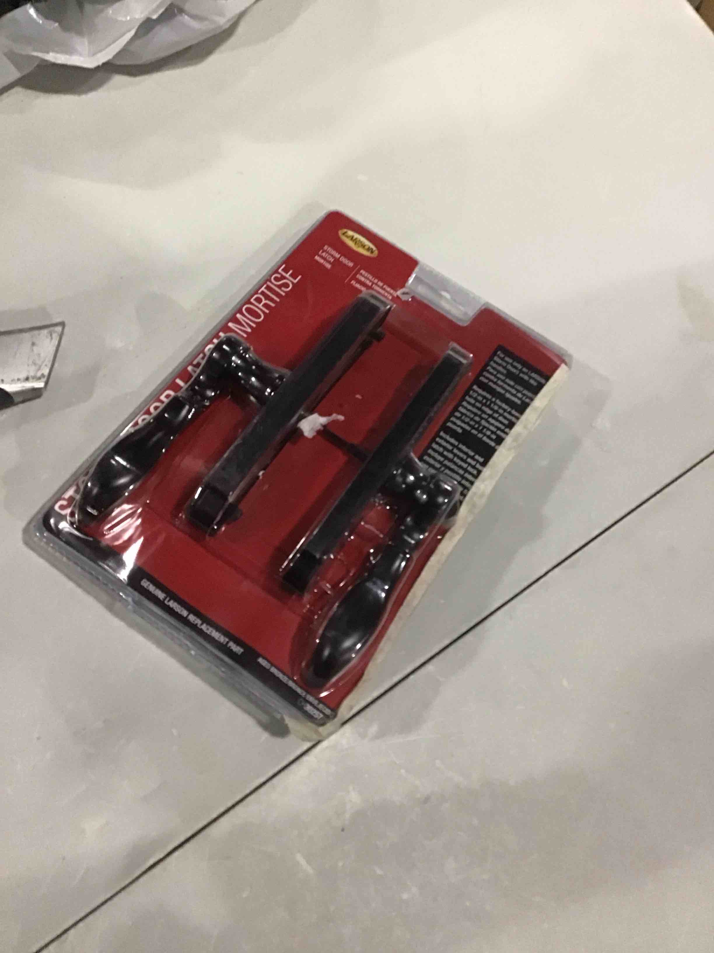 https://s3.amazonaws.com/lotting-images-prod/bidfta/RED6832056_1730487370908.jpeg